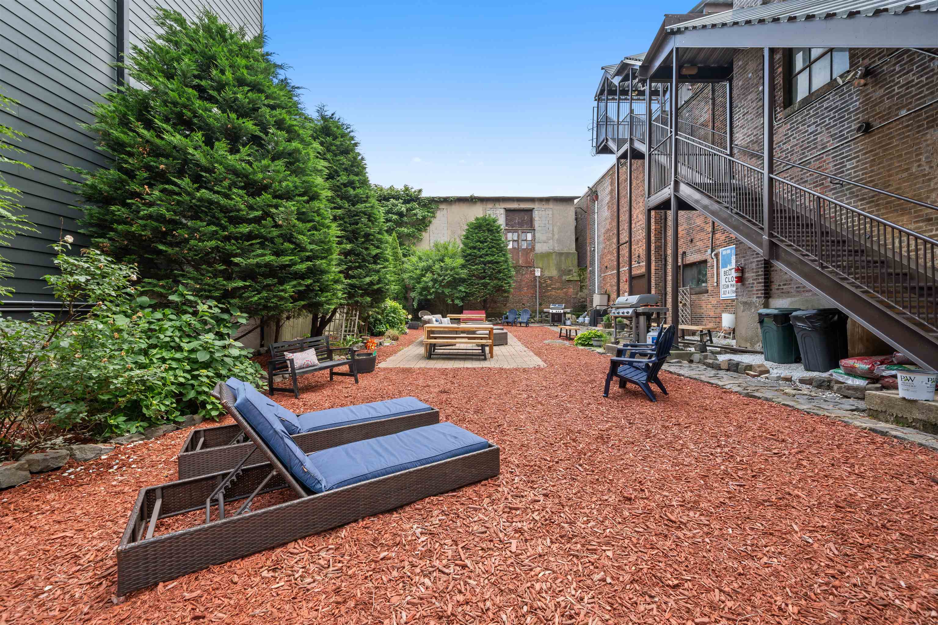 300 COMMUNIPAW AVE Unit: 203