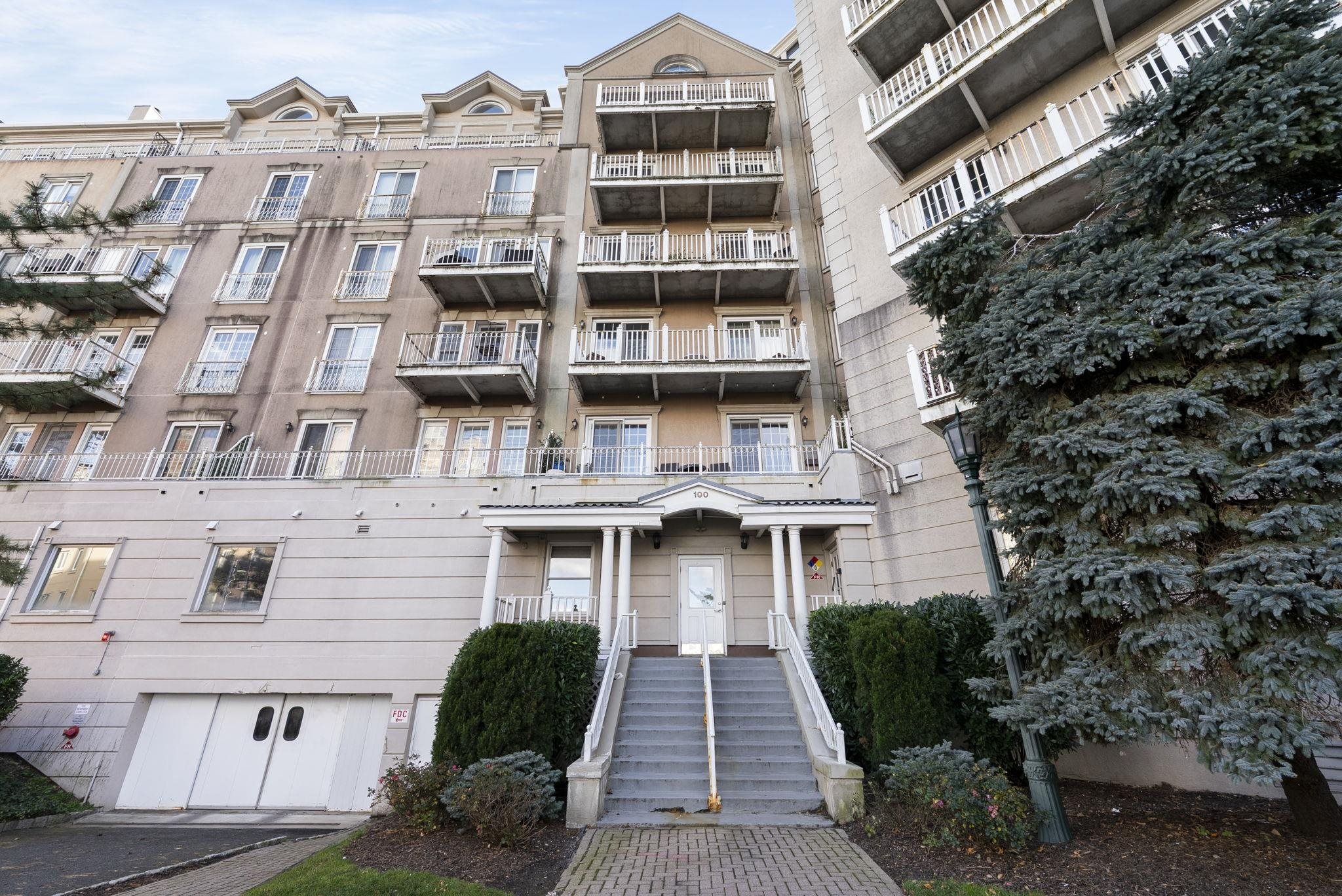 200 SHEARWATER CT WEST Unit: 53