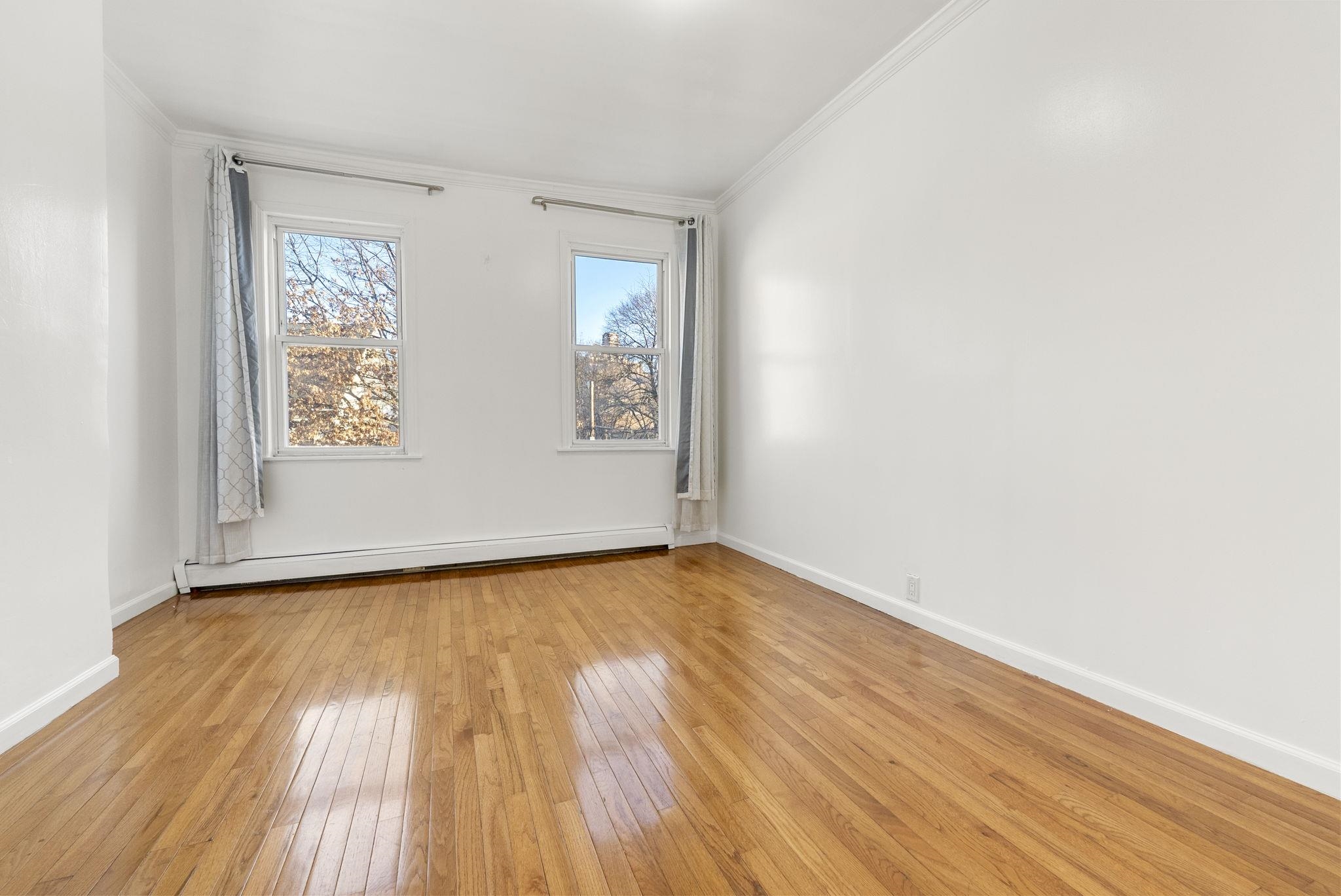 40 VAN REYPEN ST