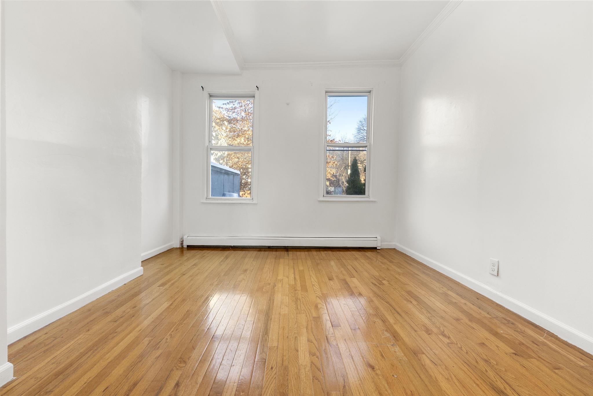 40 VAN REYPEN ST