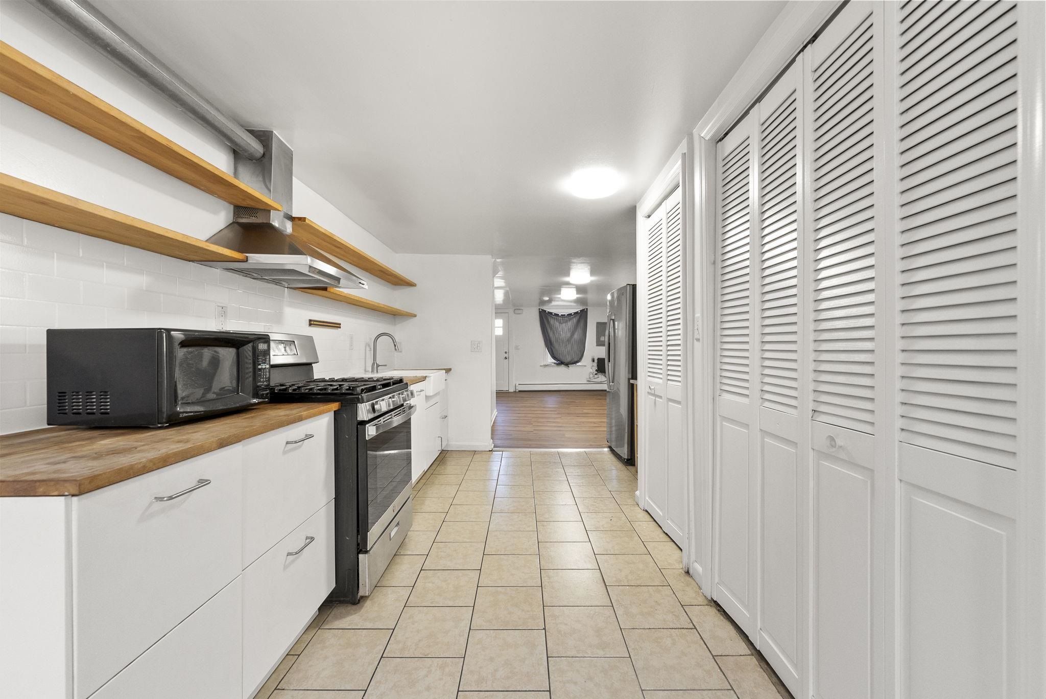 40 VAN REYPEN ST