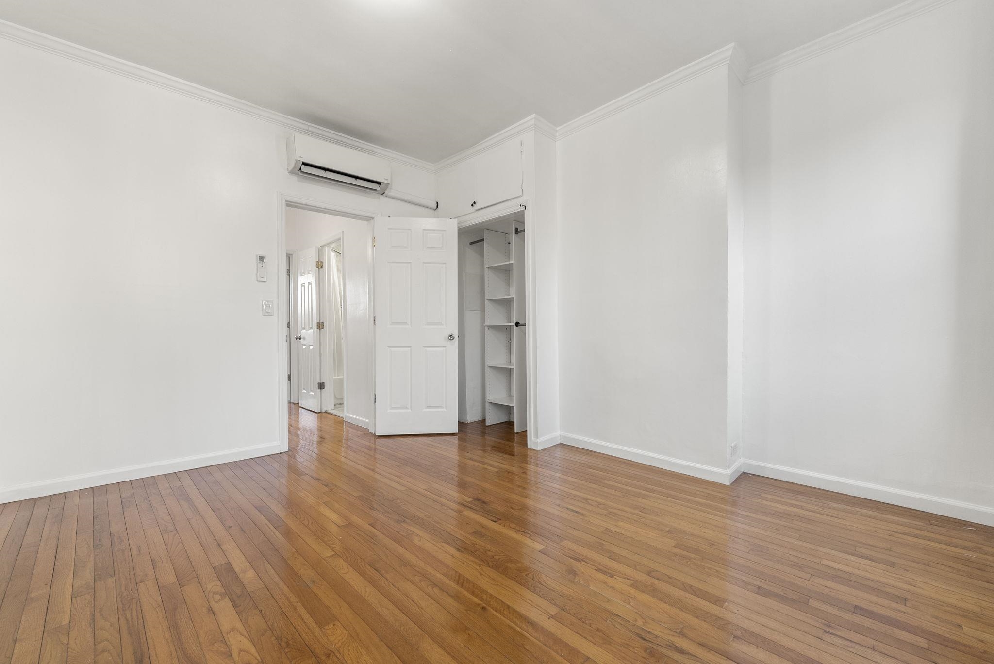40 VAN REYPEN ST