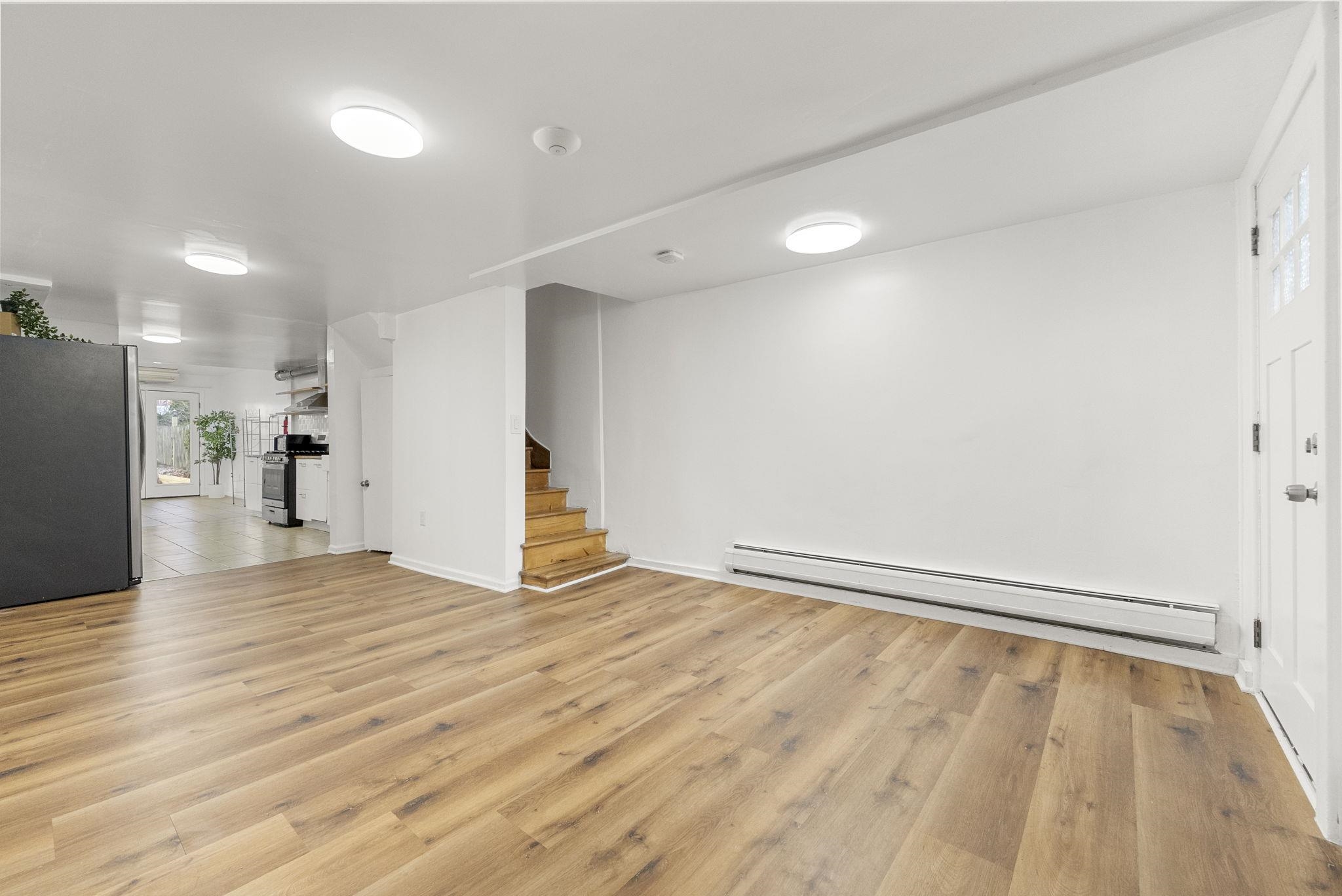 40 VAN REYPEN ST