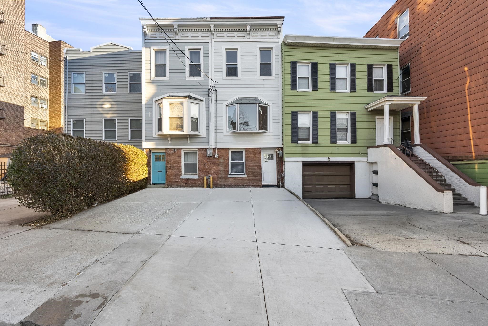 40 VAN REYPEN ST