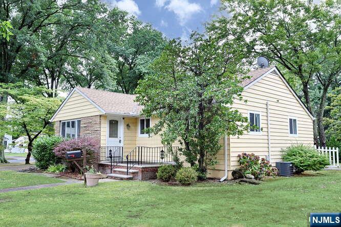 88 Hazelhurst Avenue