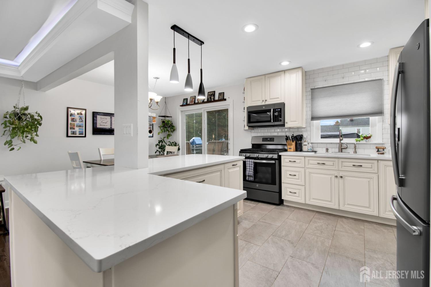 139 West Elmwood Drive