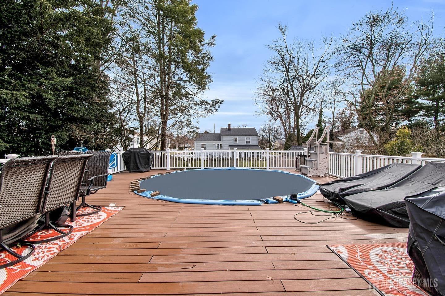 139 West Elmwood Drive