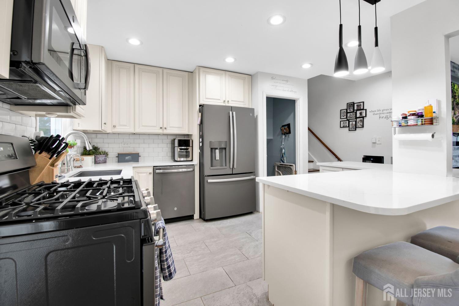 139 West Elmwood Drive