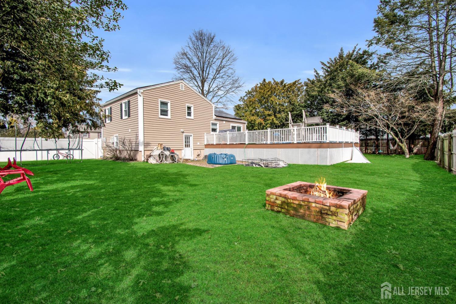 139 West Elmwood Drive