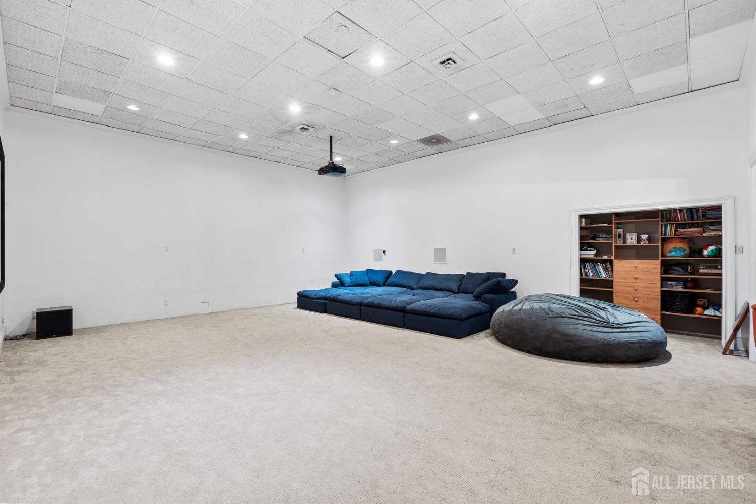13 Eagle Nest Road