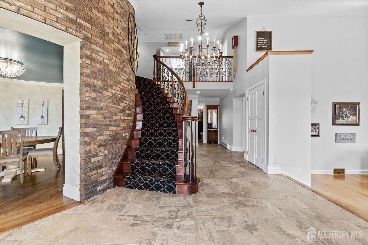 13 Eagle Nest Road