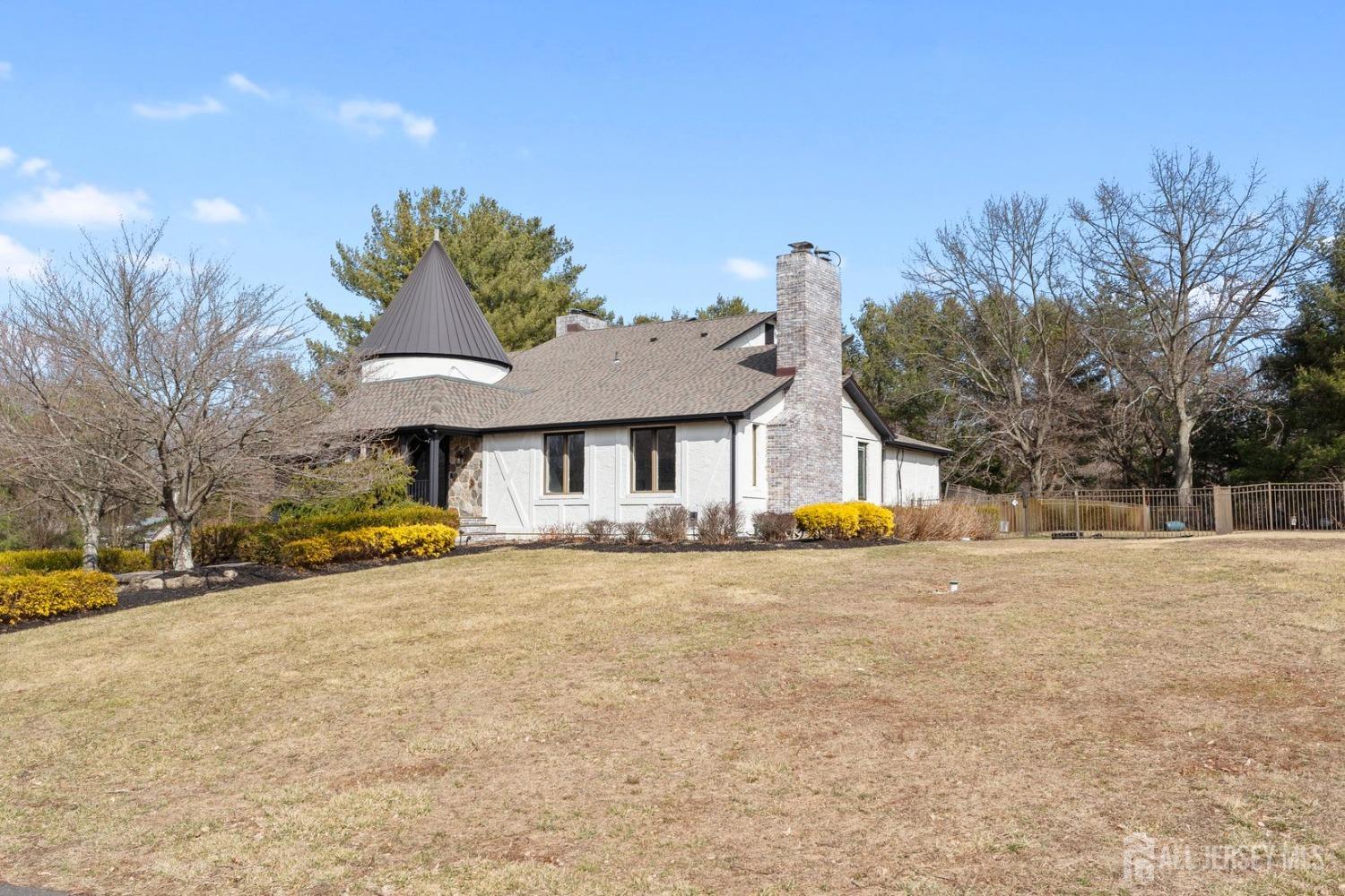 13 Eagle Nest Road