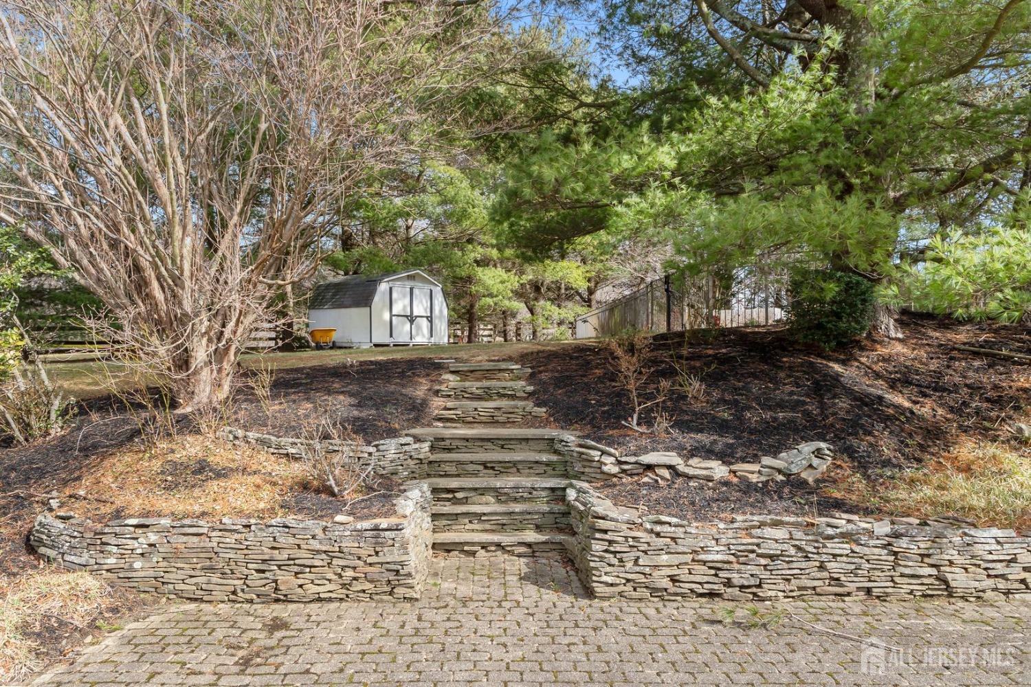 13 Eagle Nest Road