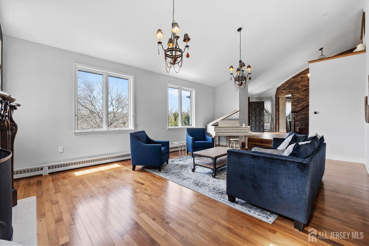 13 Eagle Nest Road