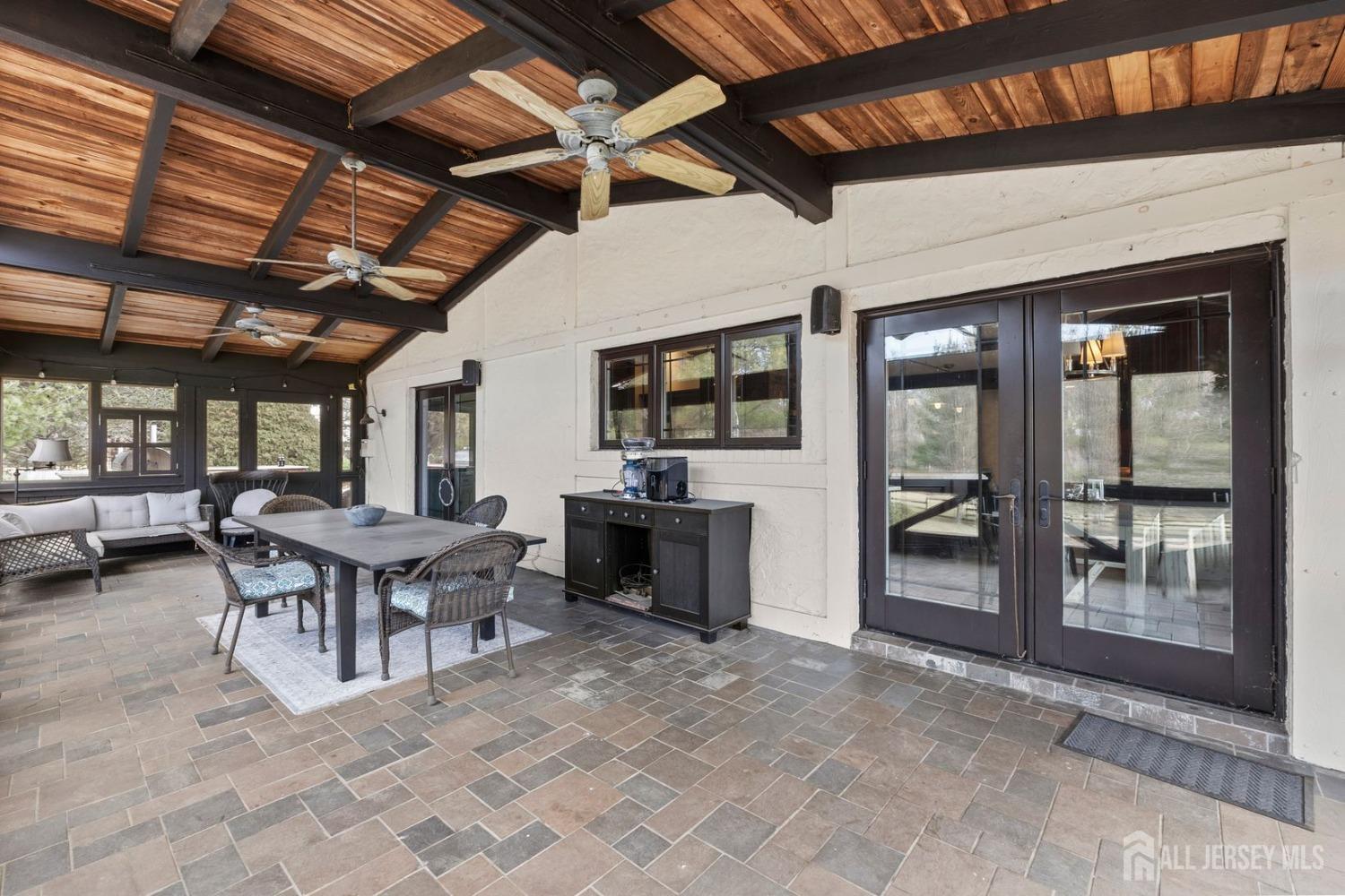 13 Eagle Nest Road