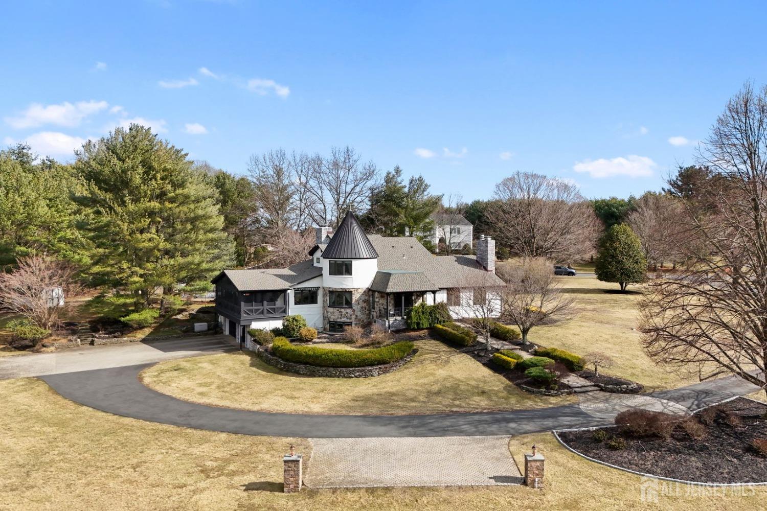 13 Eagle Nest Road