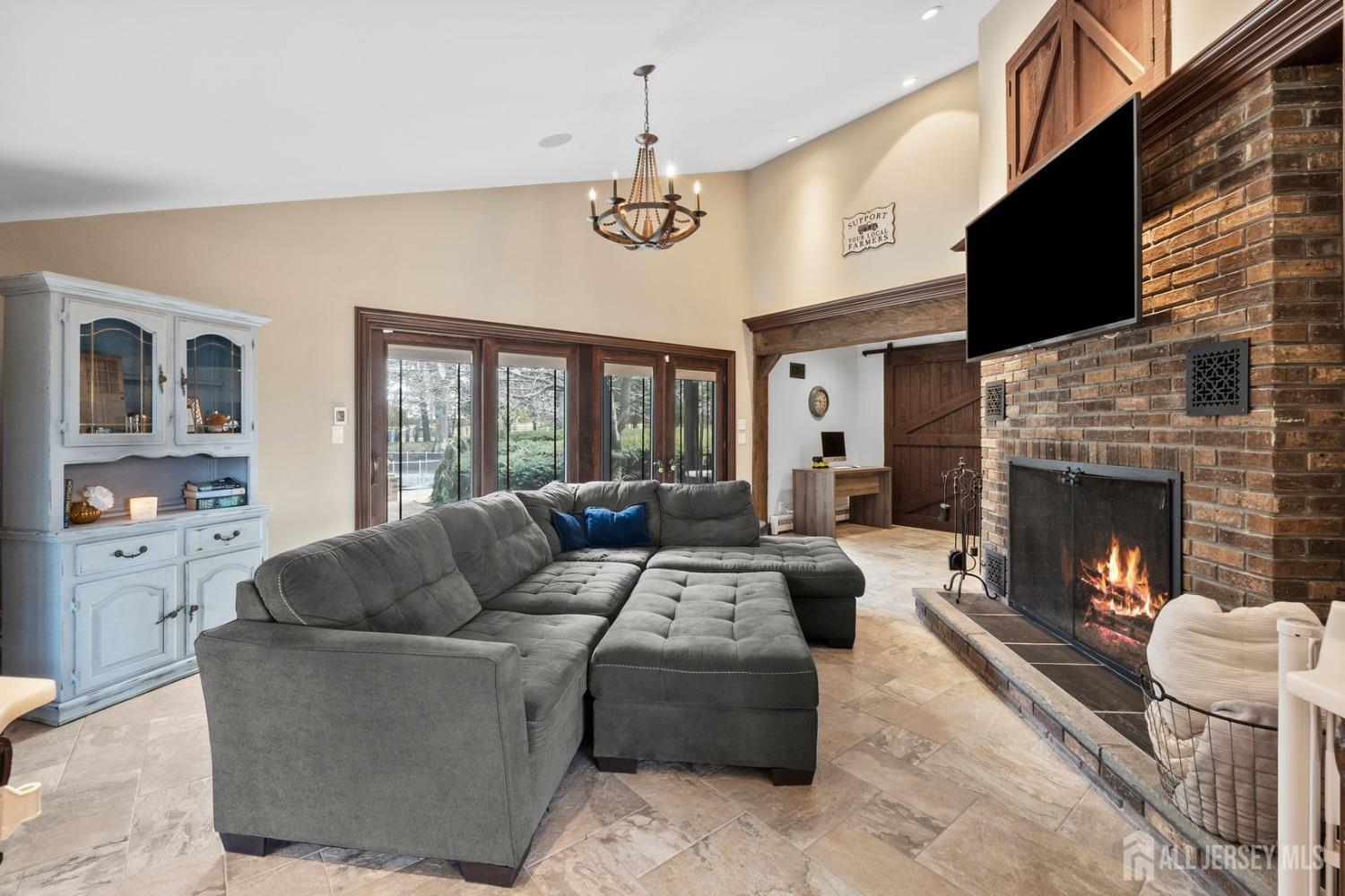 13 Eagle Nest Road