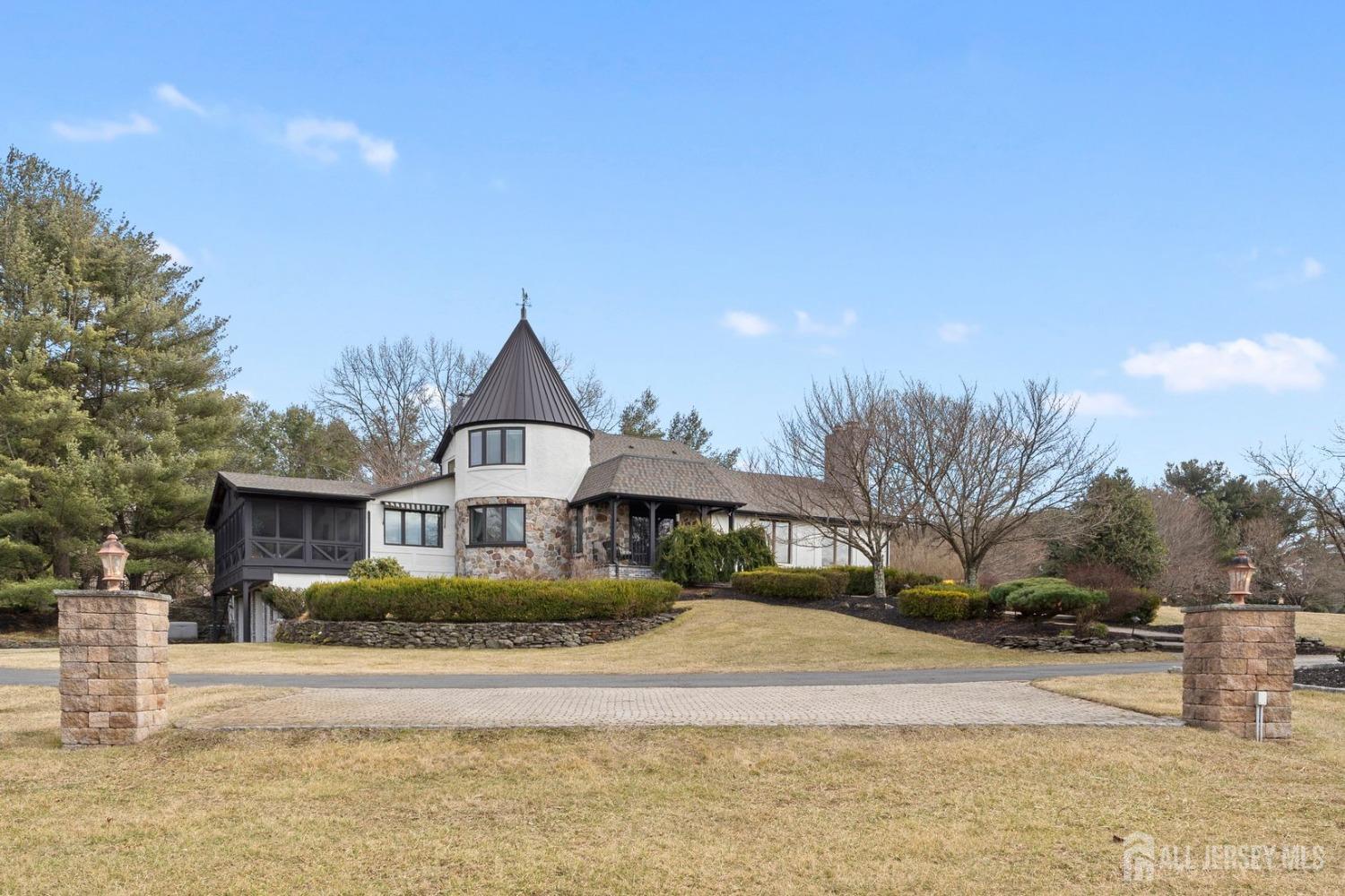 13 Eagle Nest Road