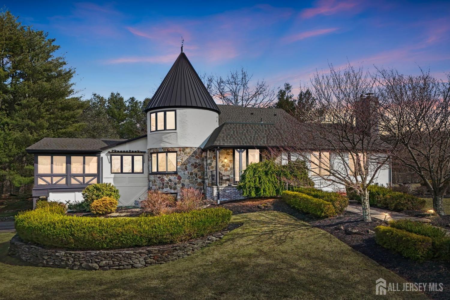 13 Eagle Nest Road