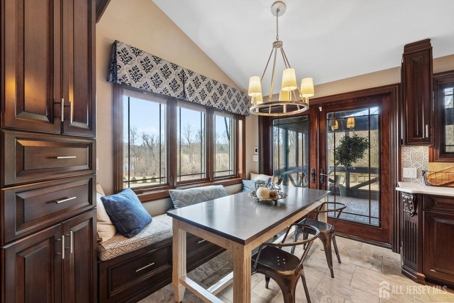 13 Eagle Nest Road