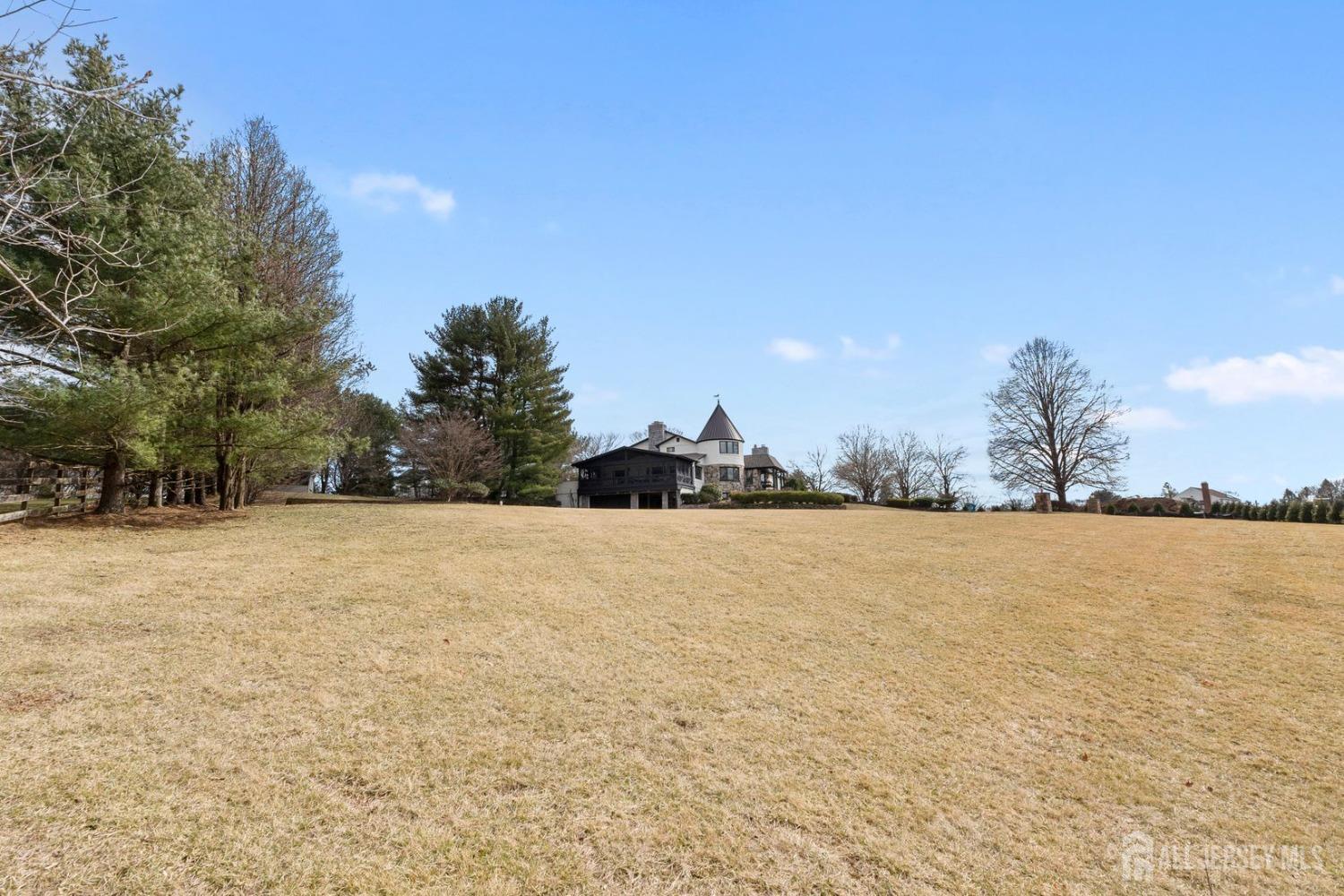 13 Eagle Nest Road