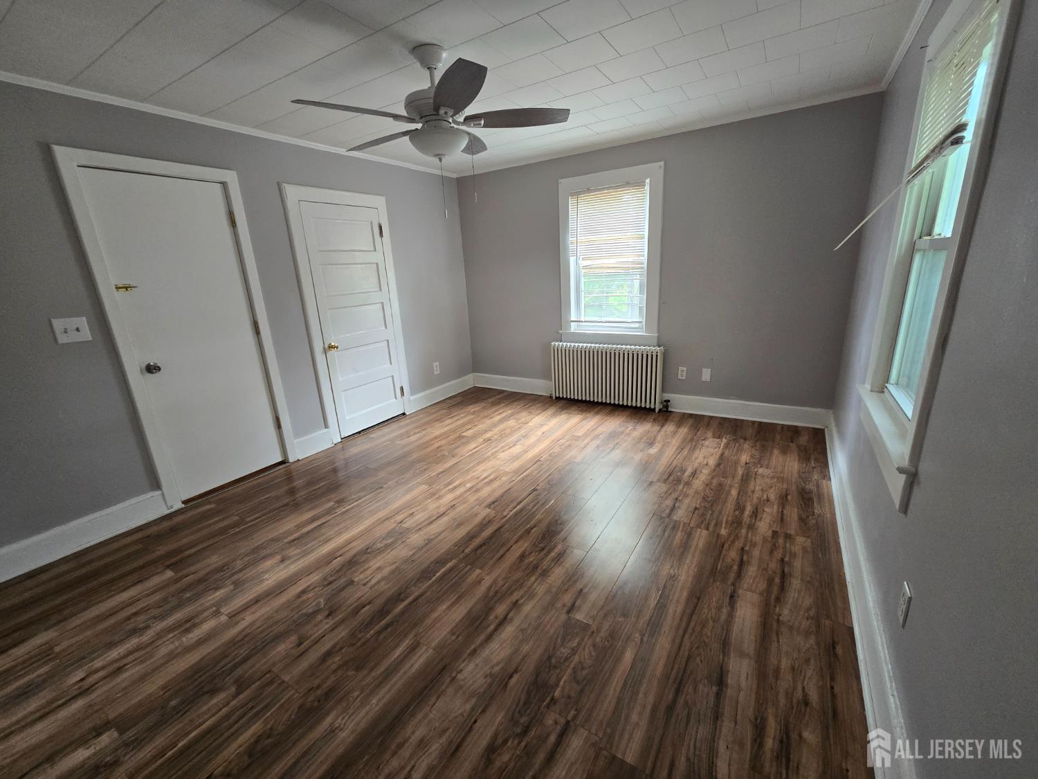 305 Oak Tree Avenue