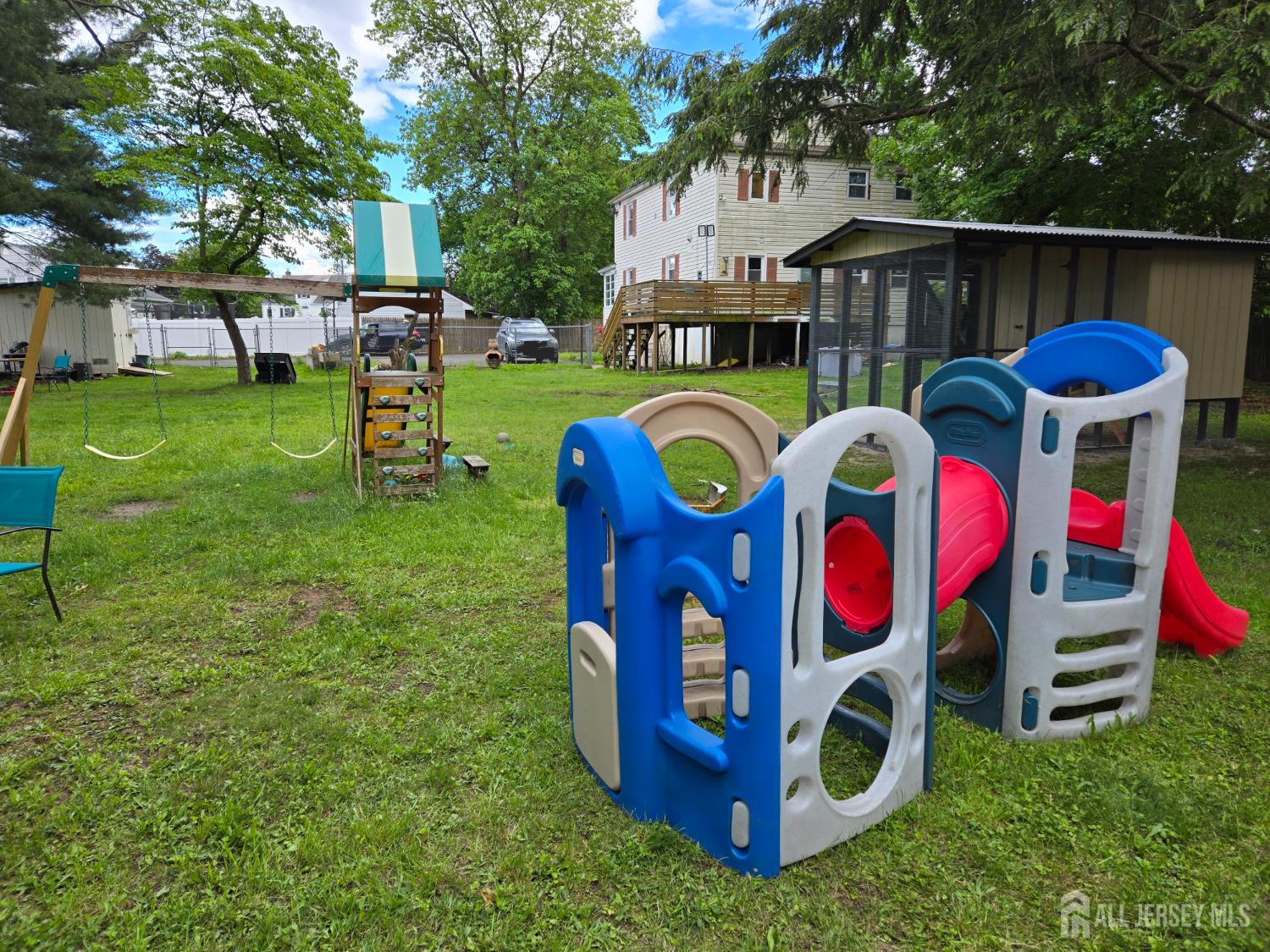 305 Oak Tree Avenue
