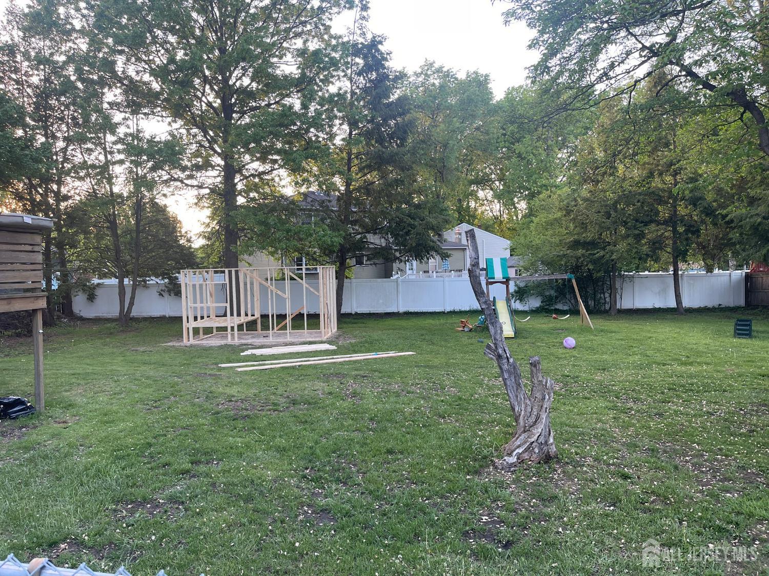 305 Oak Tree Avenue