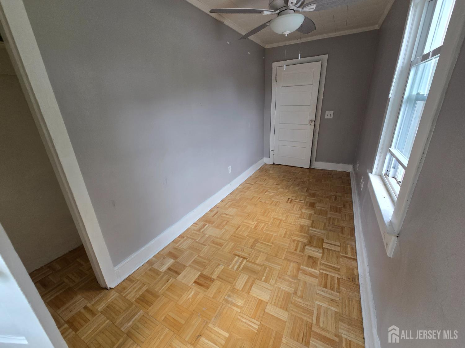 305 Oak Tree Avenue