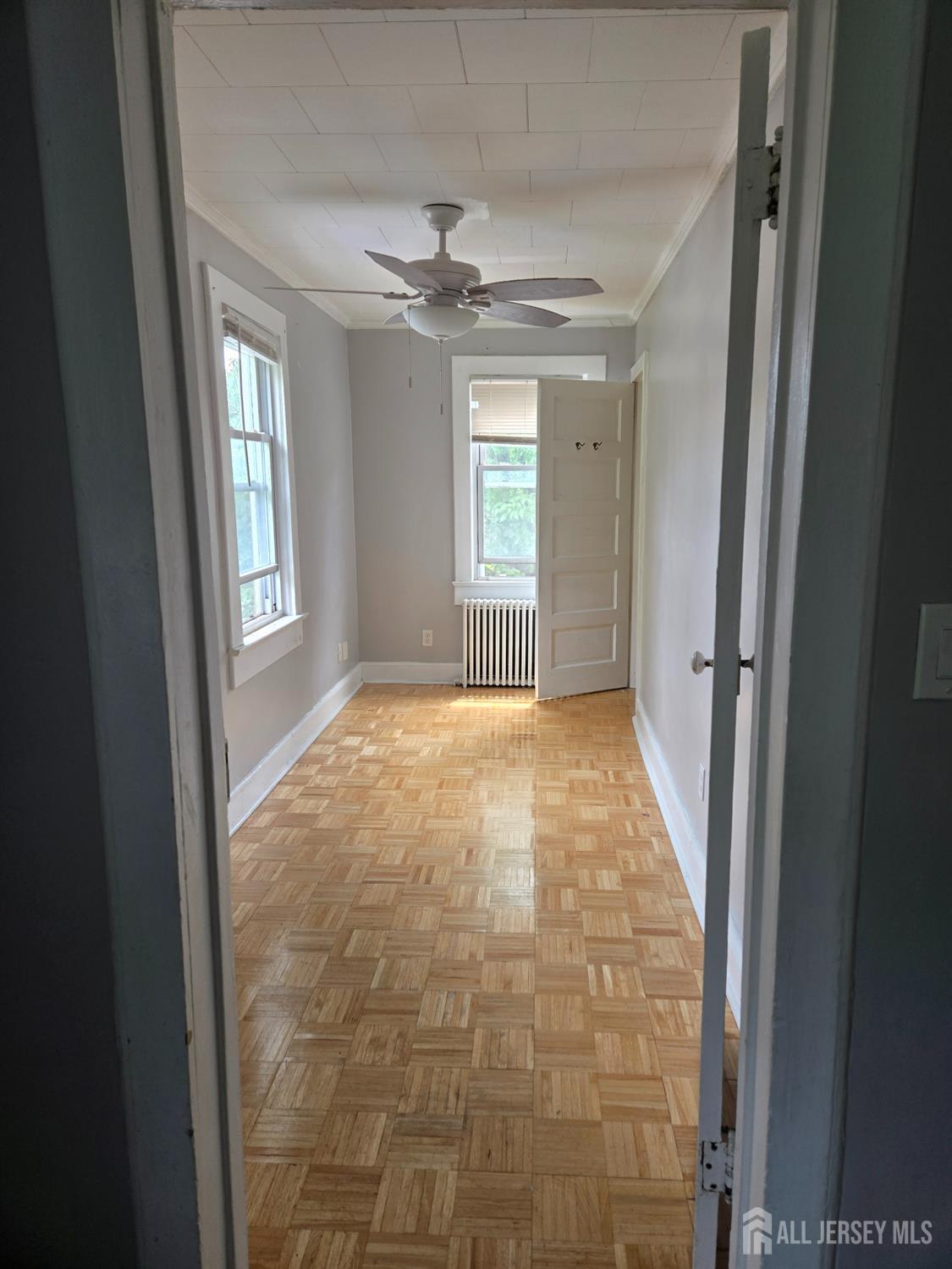 305 Oak Tree Avenue