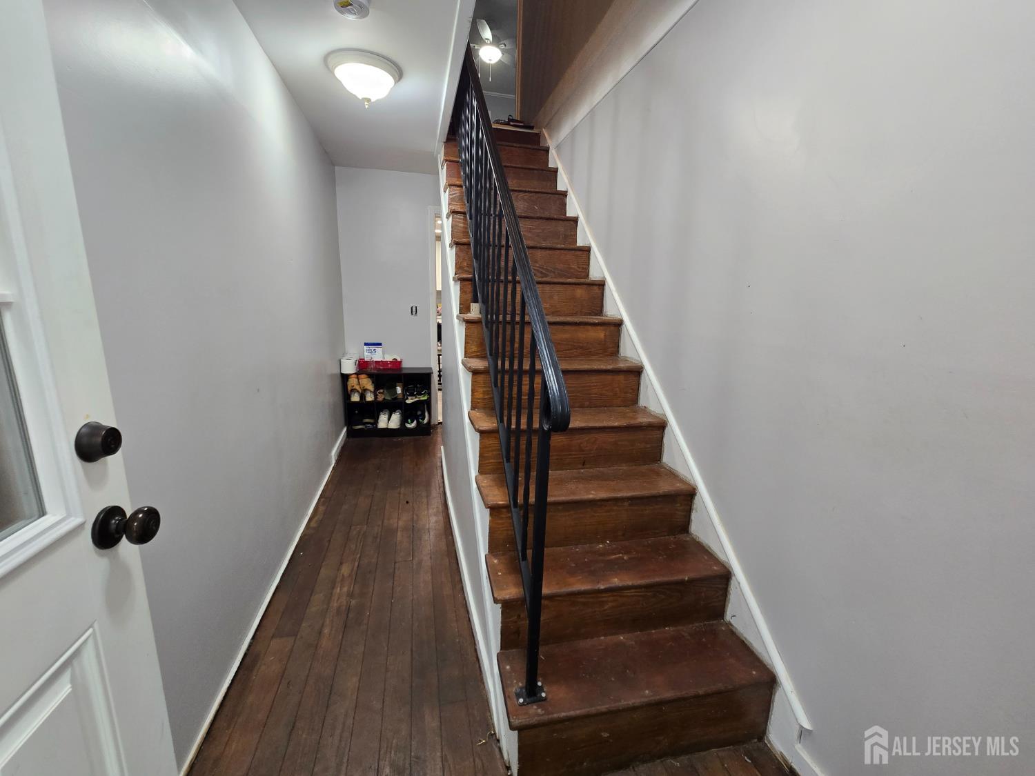 305 Oak Tree Avenue