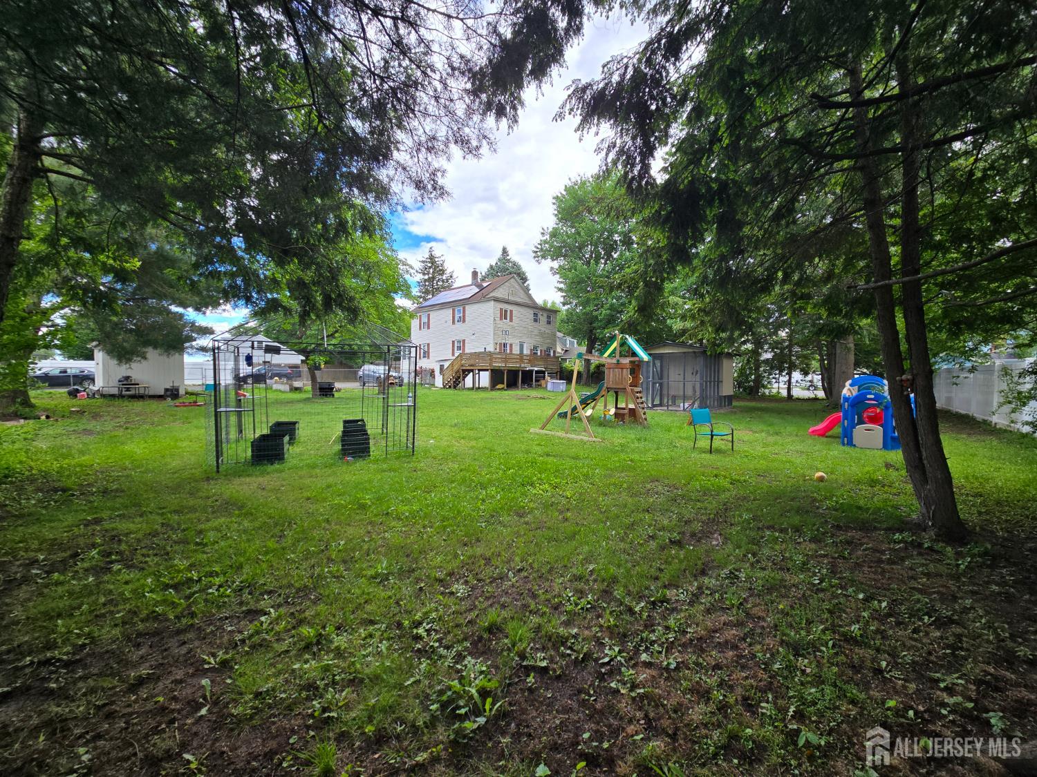 305 Oak Tree Avenue