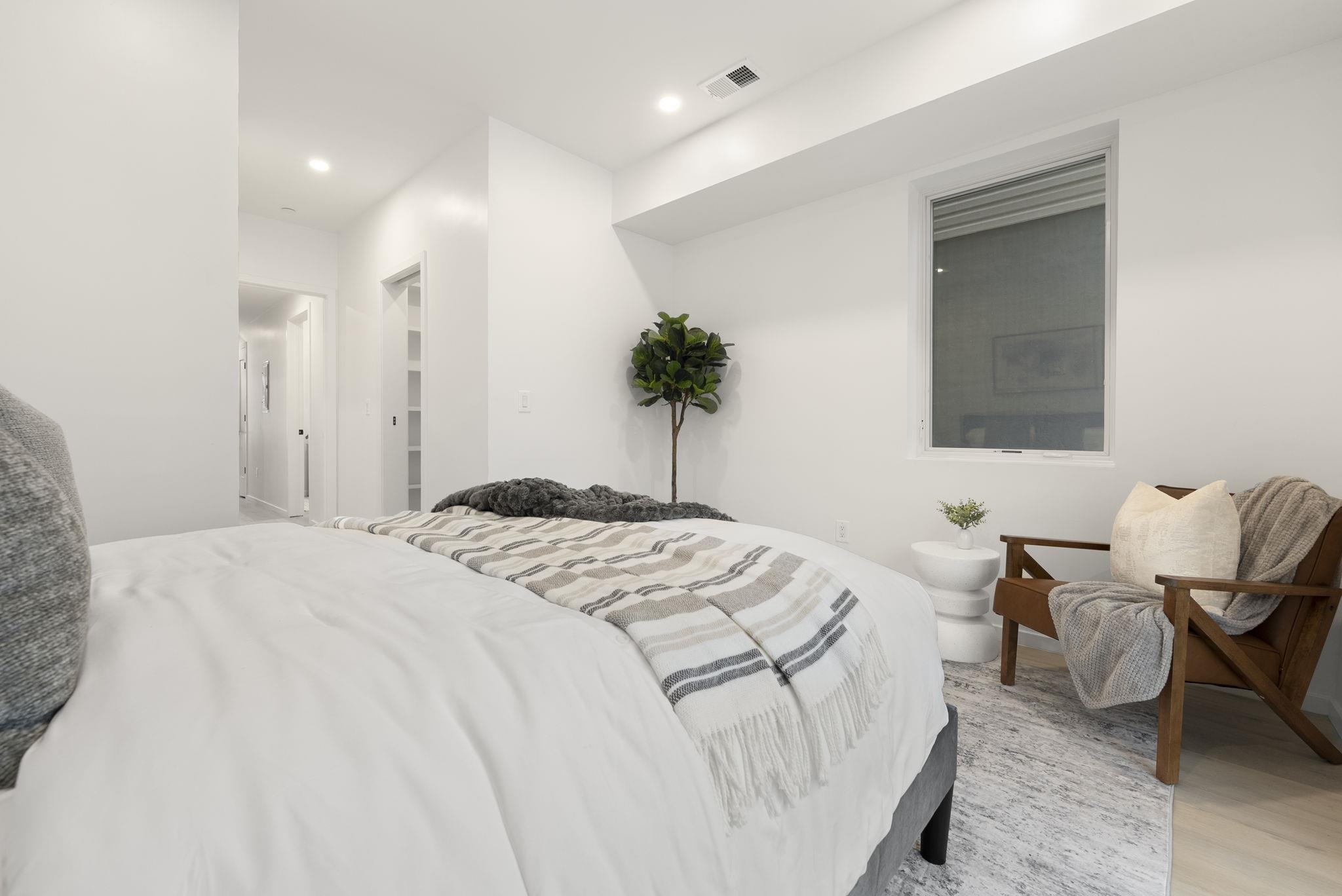 63 WEBSTER AVE Unit: 1