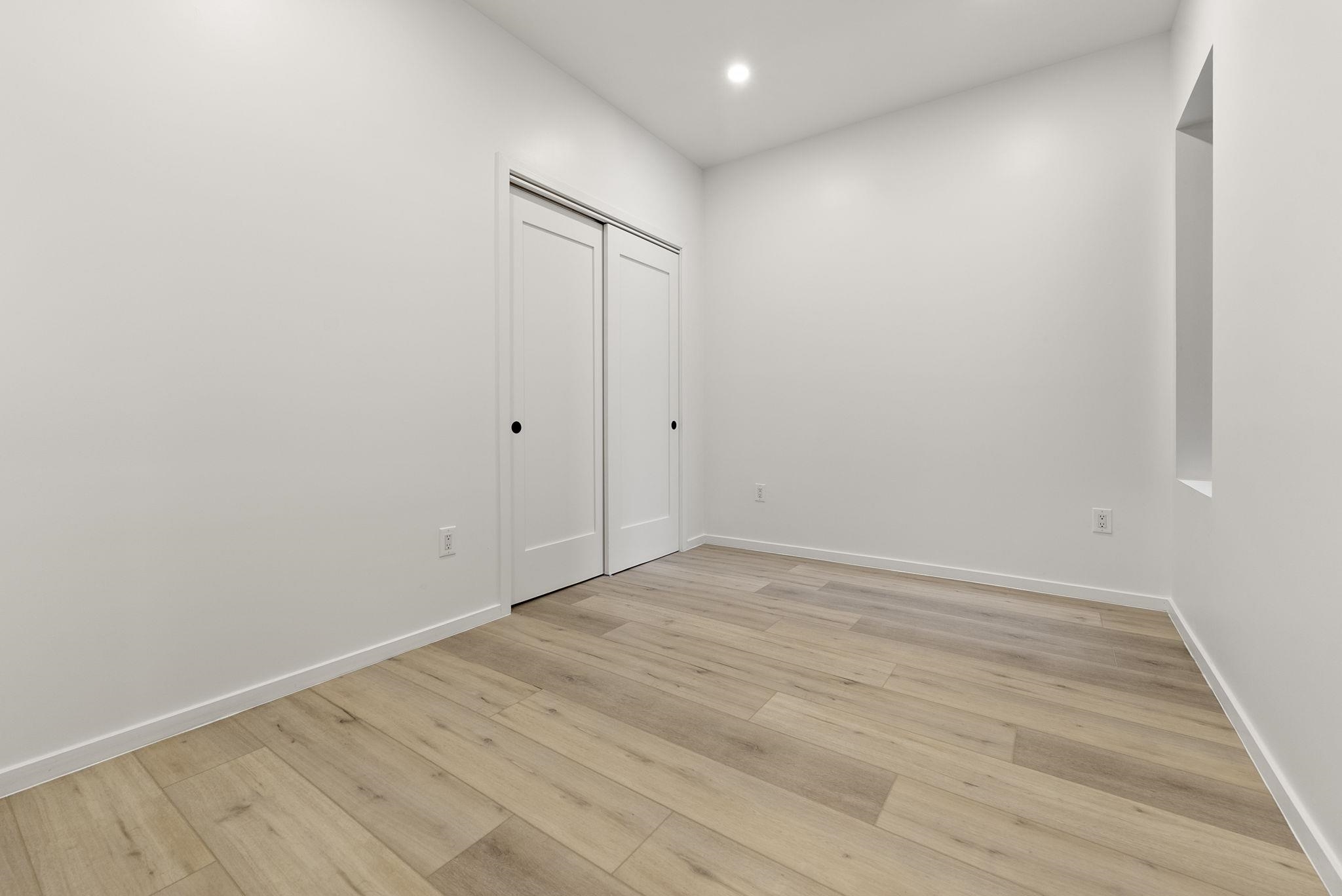 63 WEBSTER AVE Unit: 2