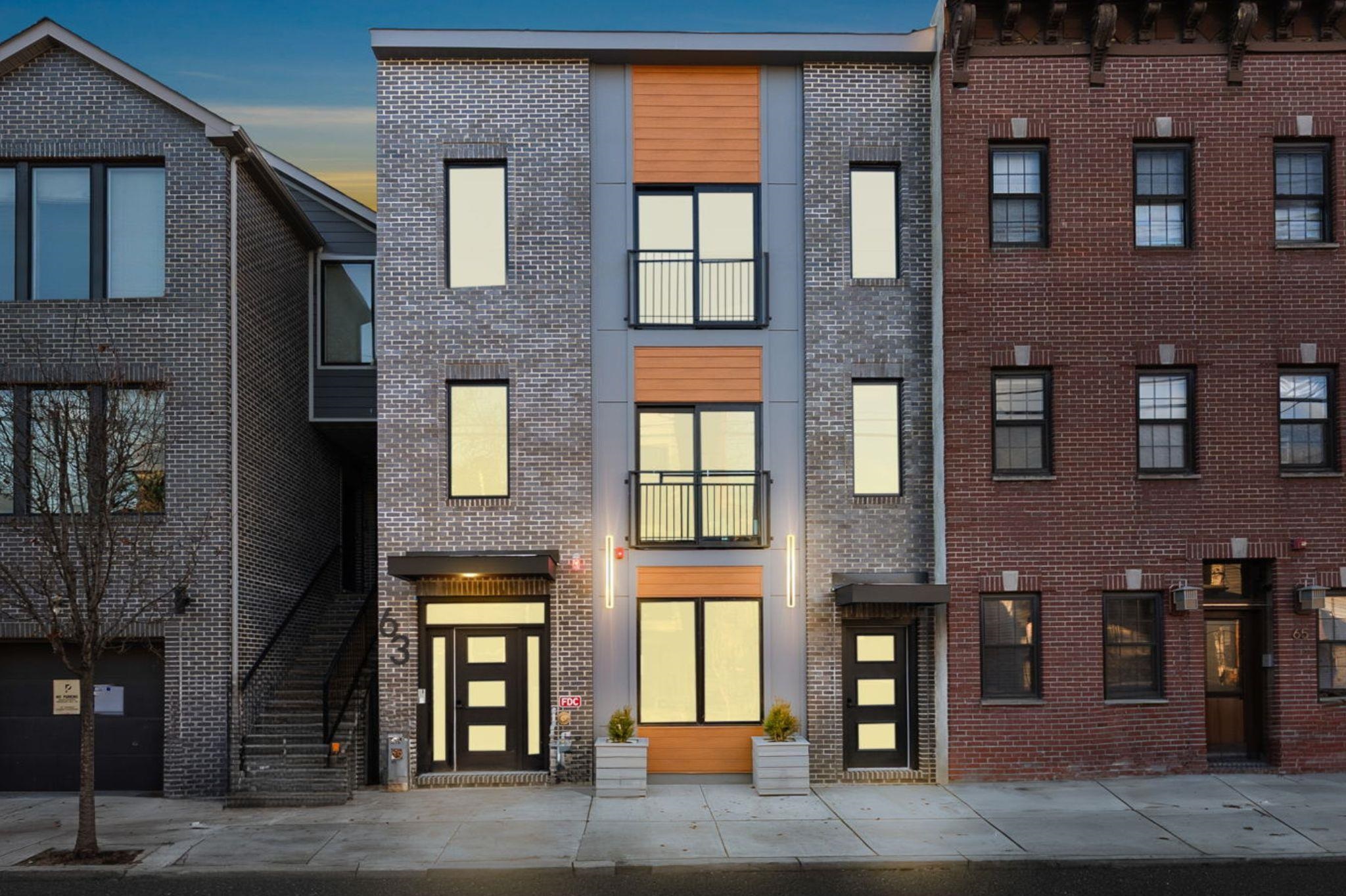 63 WEBSTER AVE Unit: 2