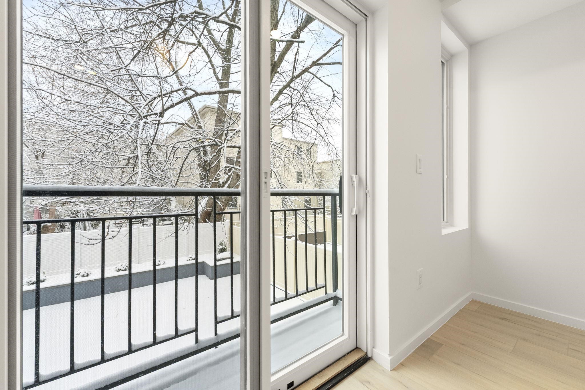 63 WEBSTER AVE Unit: 3