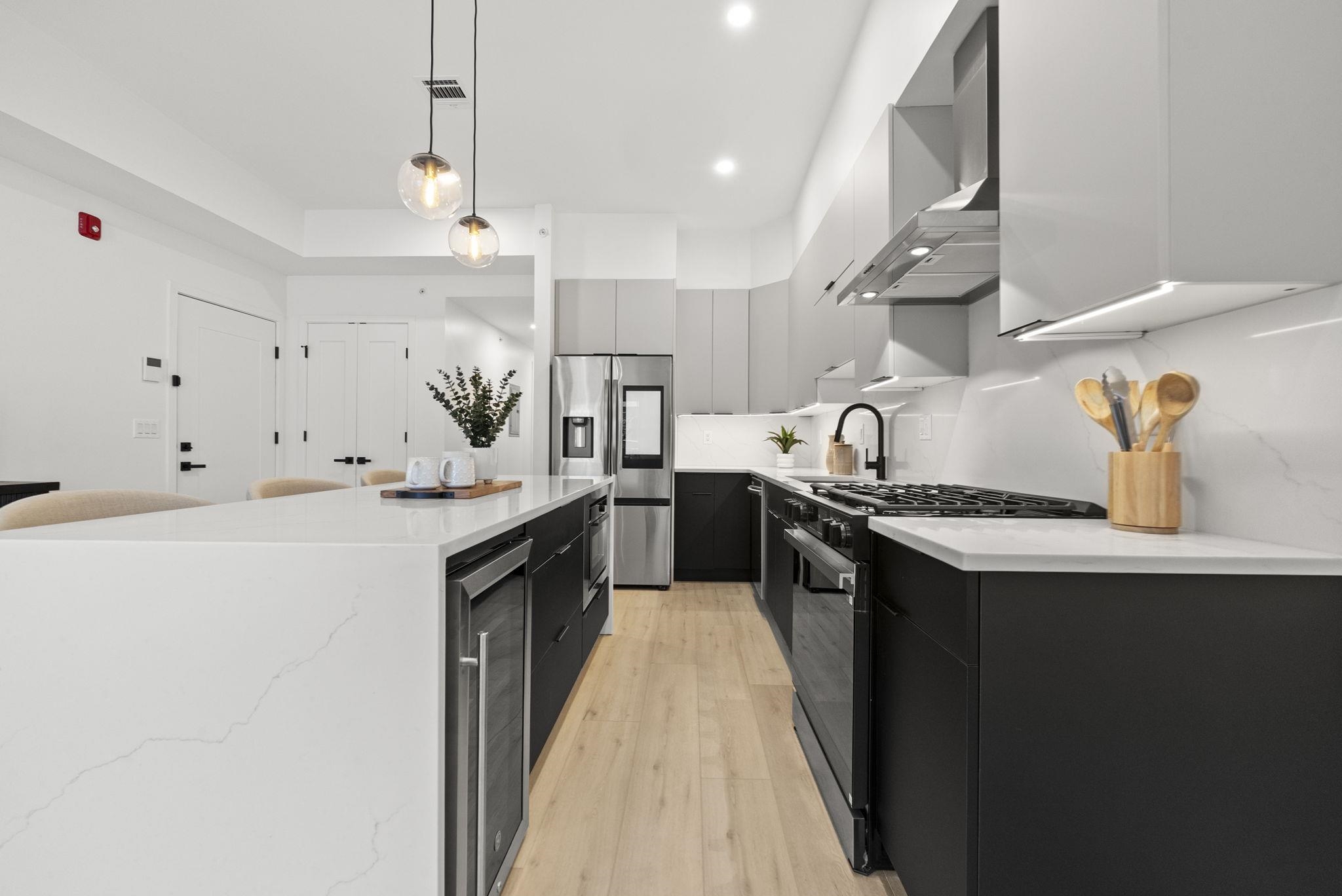 63 WEBSTER AVE Unit: 3