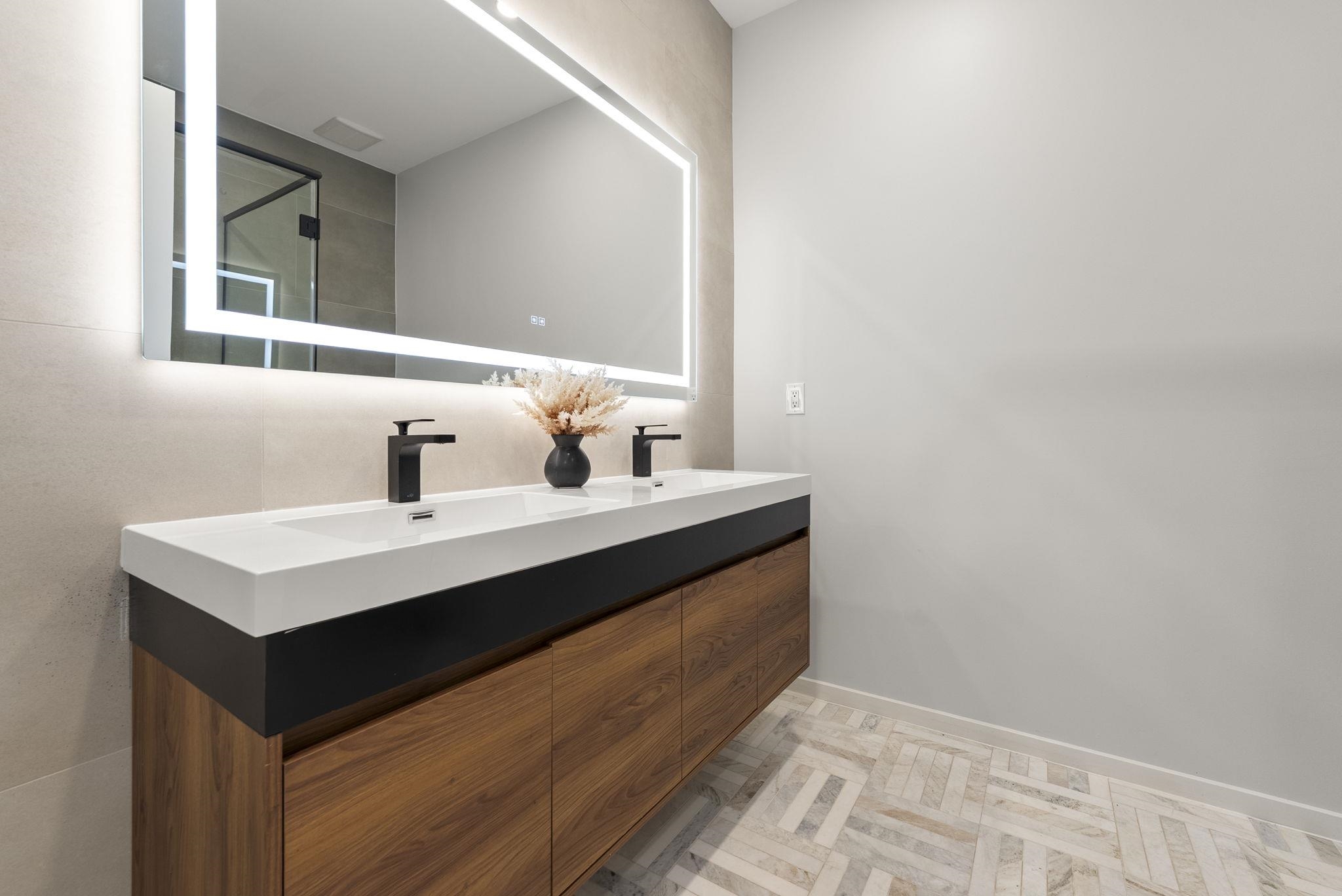 63 WEBSTER AVE Unit: 3