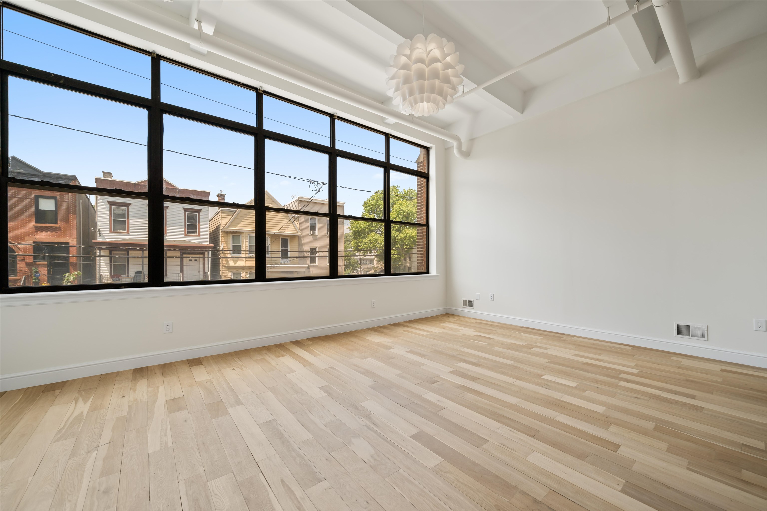 300 COMMUNIPAW AVE Unit: 124