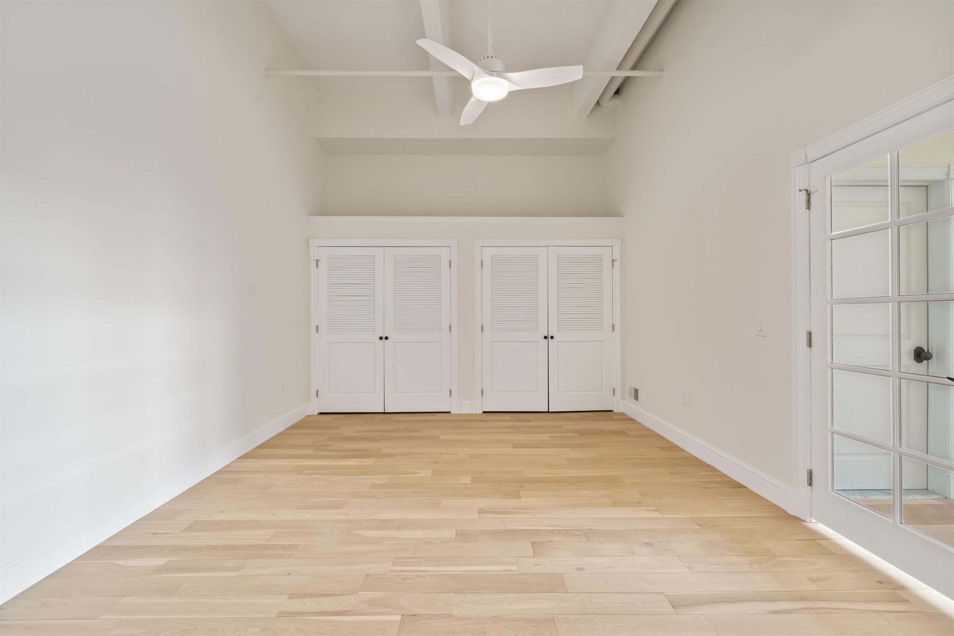 300 COMMUNIPAW AVE Unit: 124