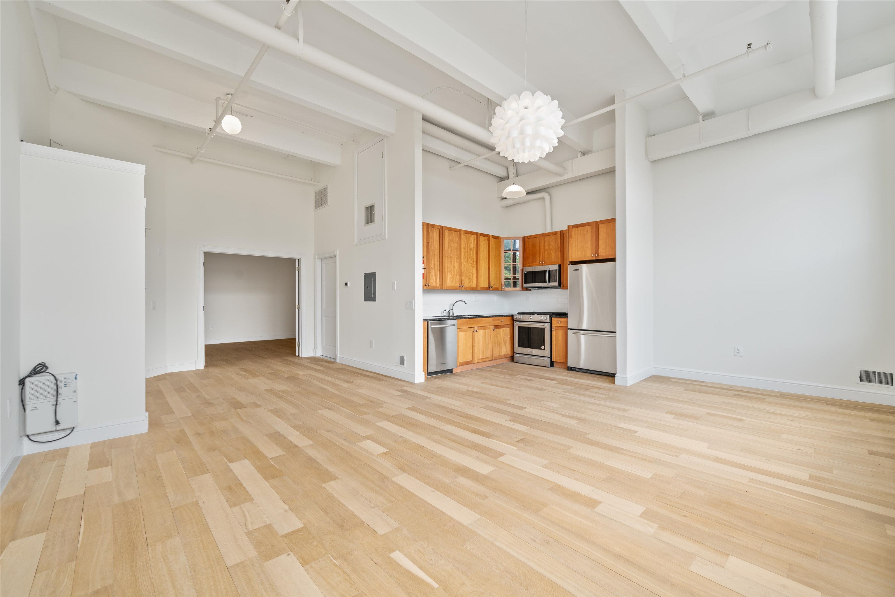 300 COMMUNIPAW AVE Unit: 124