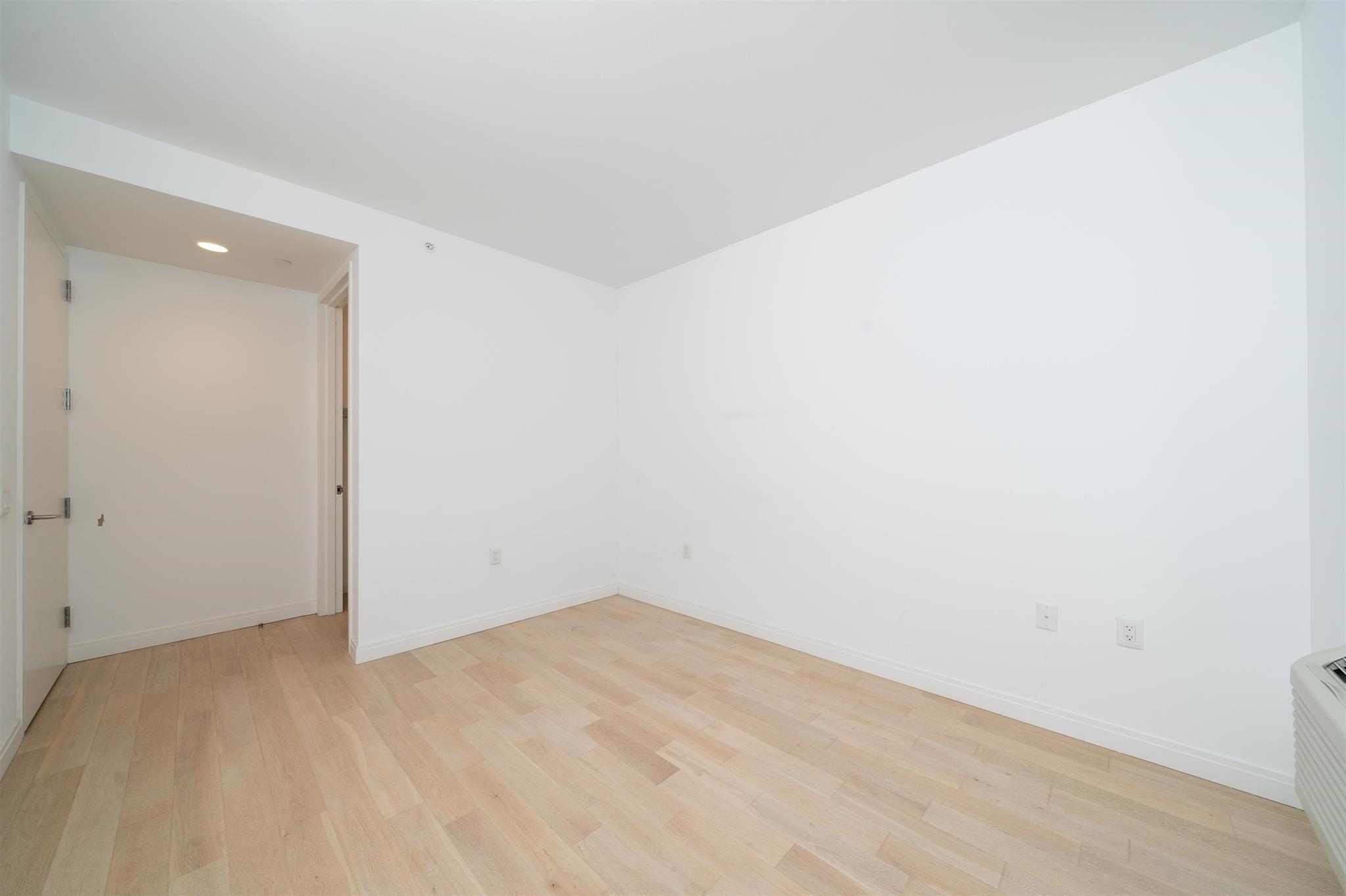 160 1ST ST Unit: 410