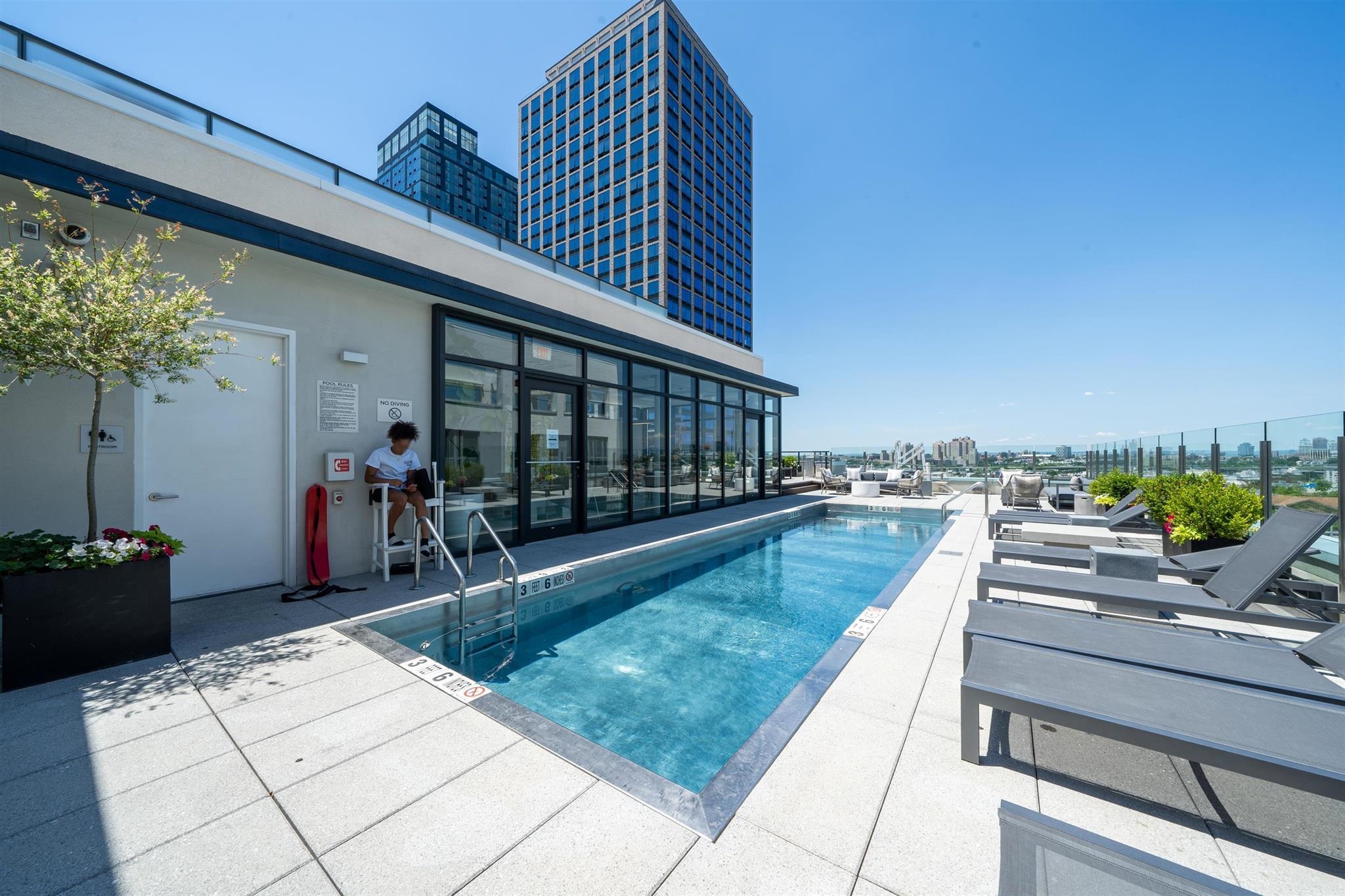 160 1ST ST Unit: 410