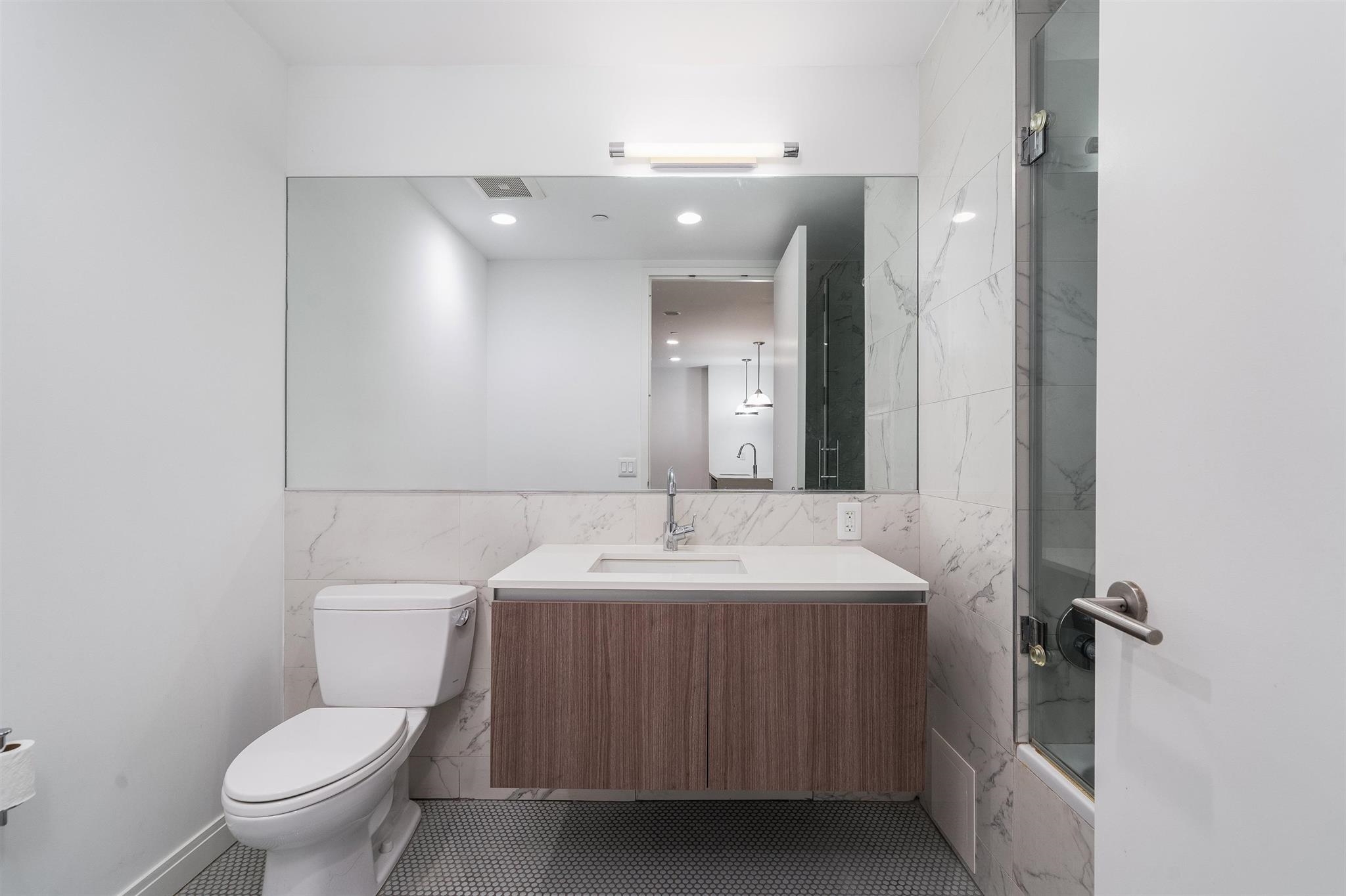 160 1ST ST Unit: 410