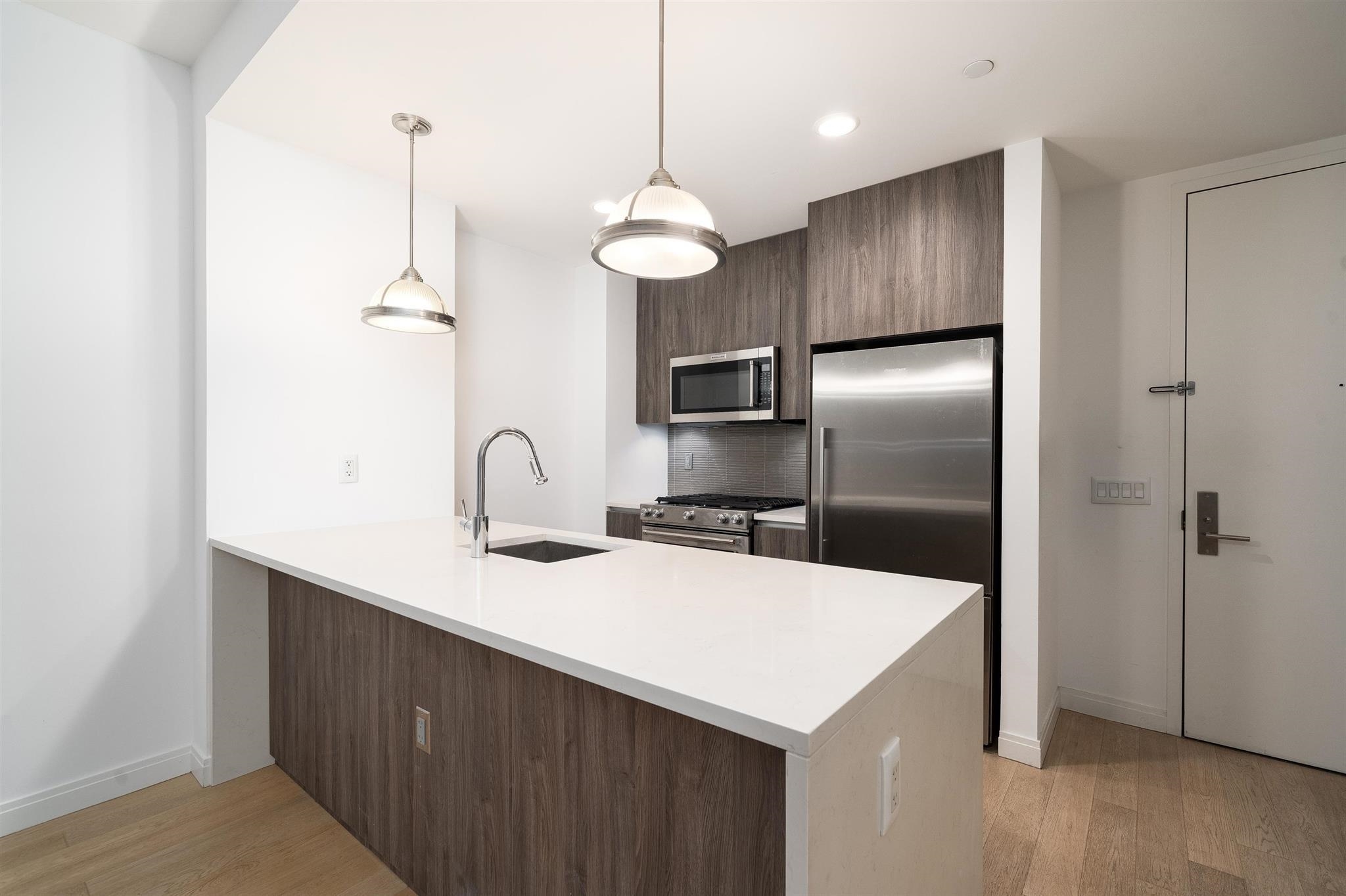 160 1ST ST Unit: 410