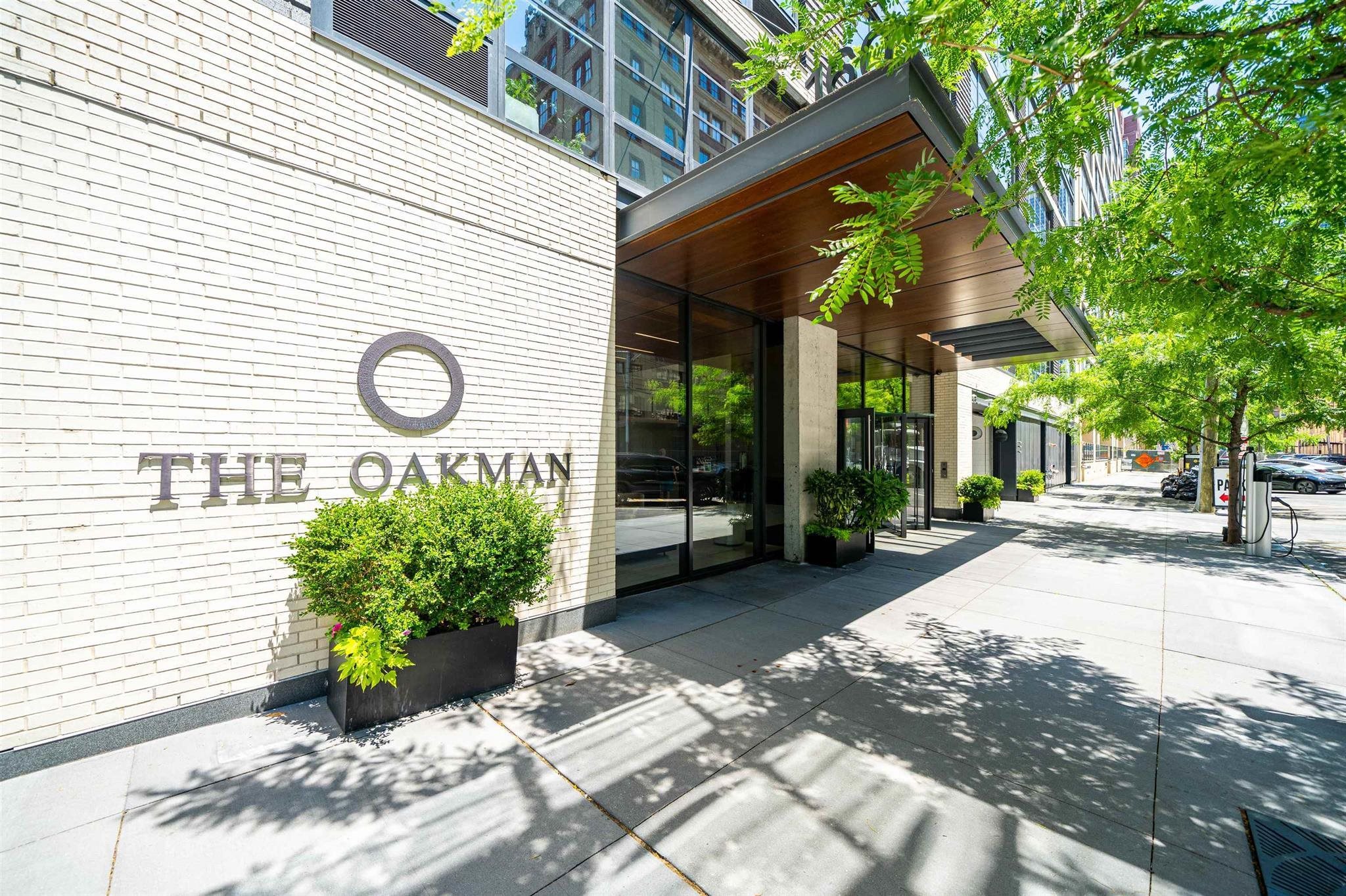 160 1ST ST Unit: 410