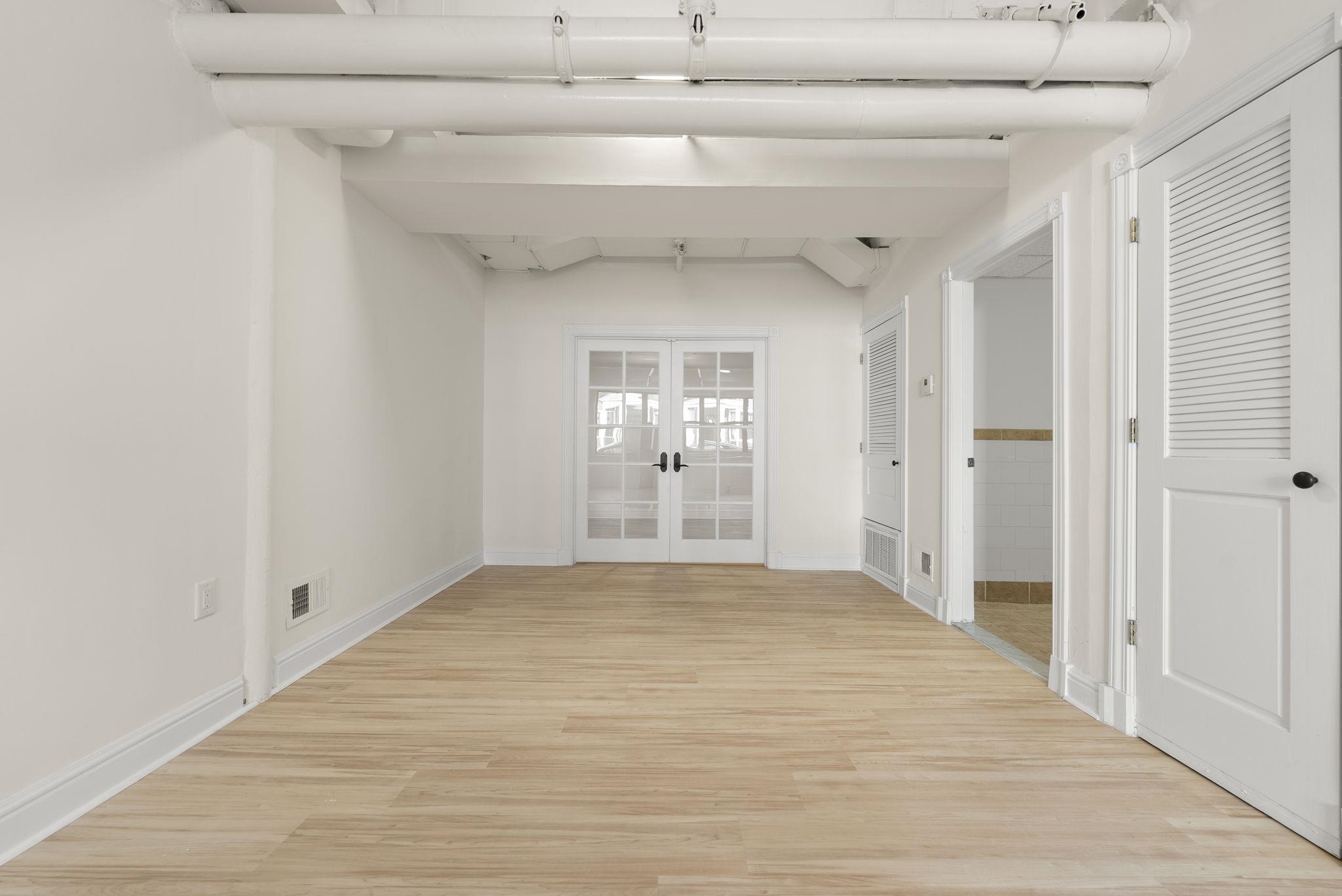 300 COMMUNIPAW AVE Unit: 8