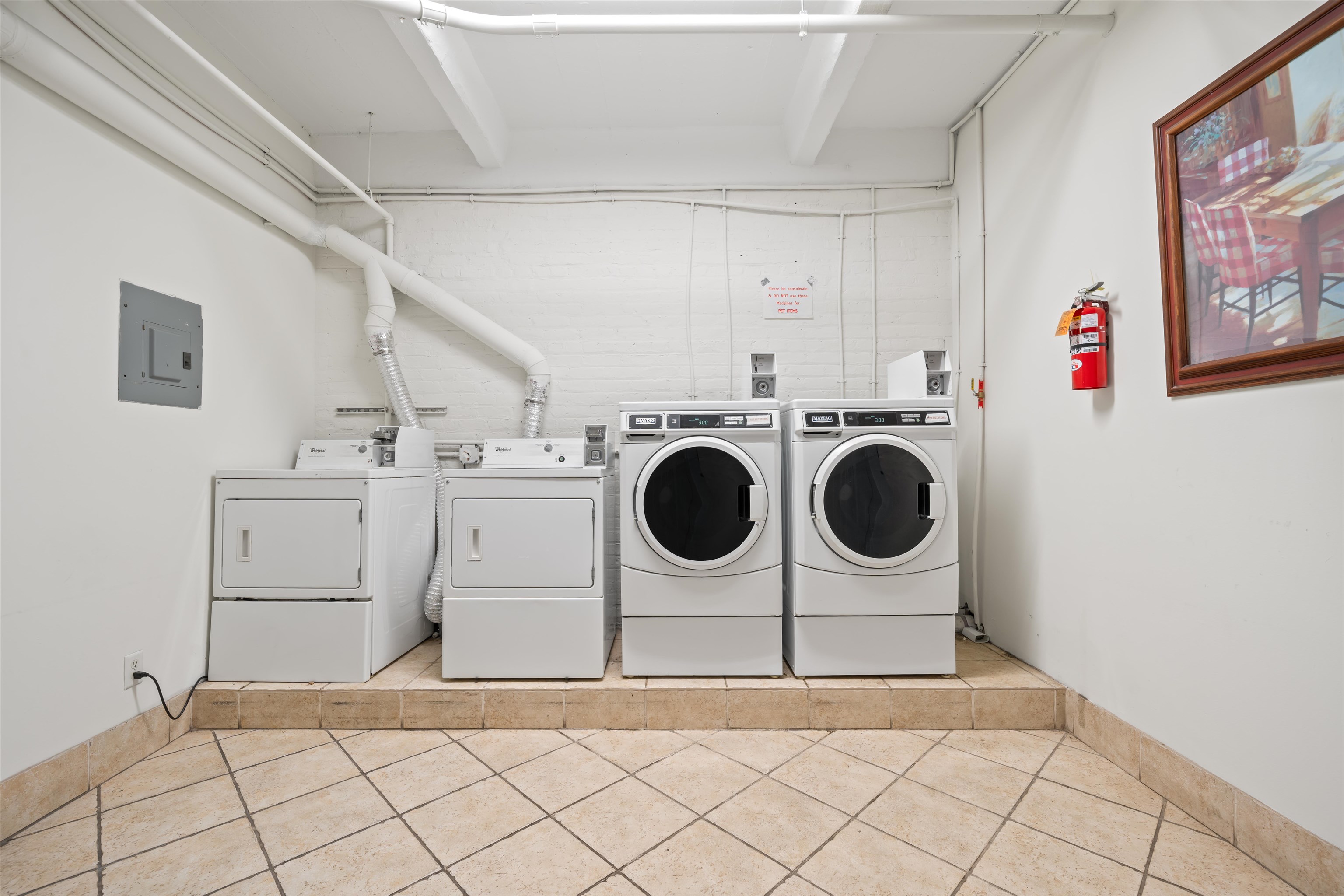 300 COMMUNIPAW AVE Unit: 8