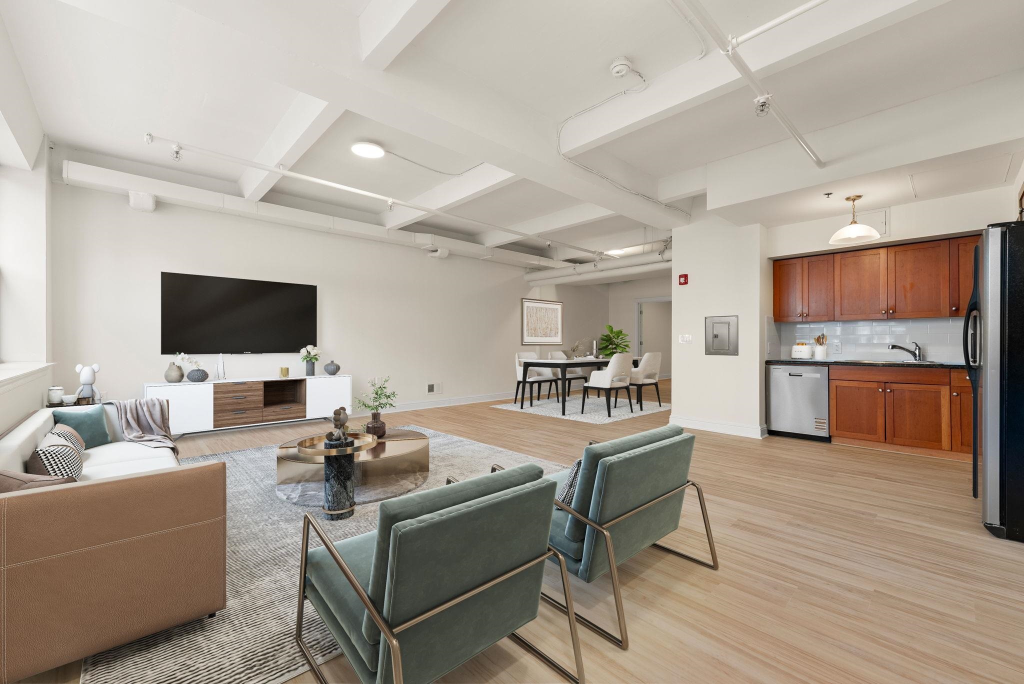 300 COMMUNIPAW AVE Unit: 8