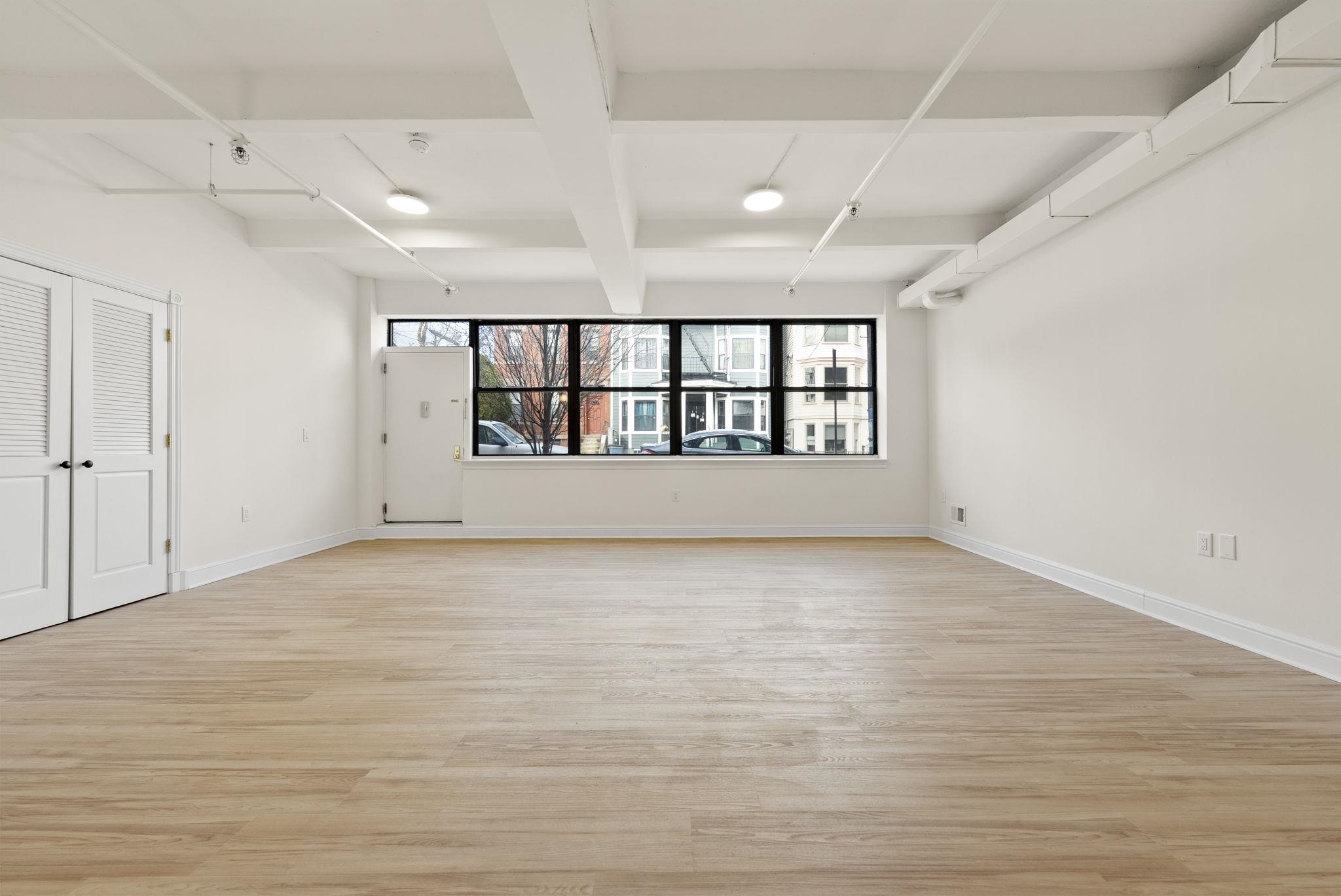 300 COMMUNIPAW AVE Unit: 8